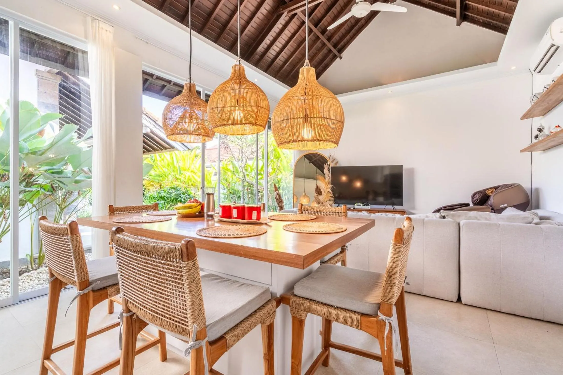 TV and multimedia in Jungle Amaranth Villa Canggu - Exclusive 3BR Retreat with Pool, Modern Amenities and Top Location