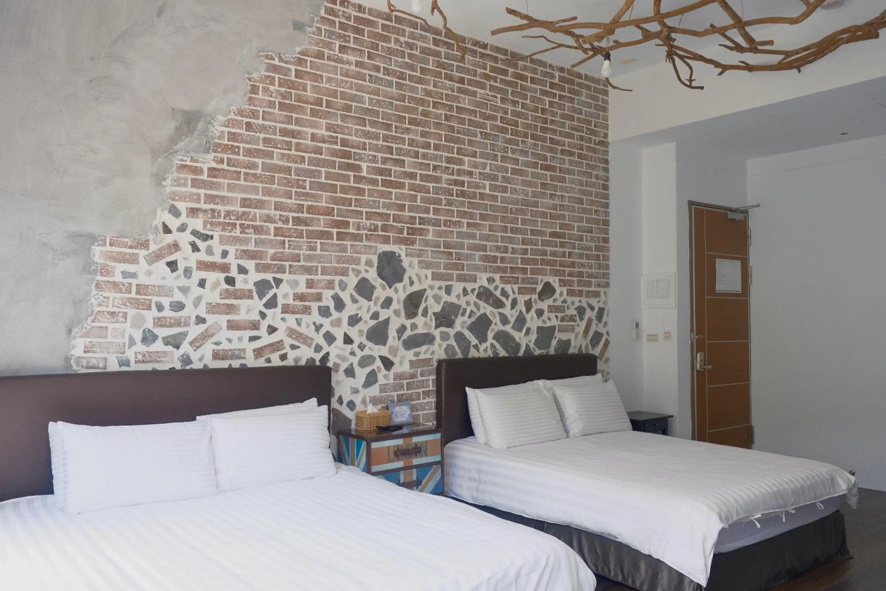 Photo of the whole room, Bed in 愛黏在一起設計師民宿 Lovers BNB