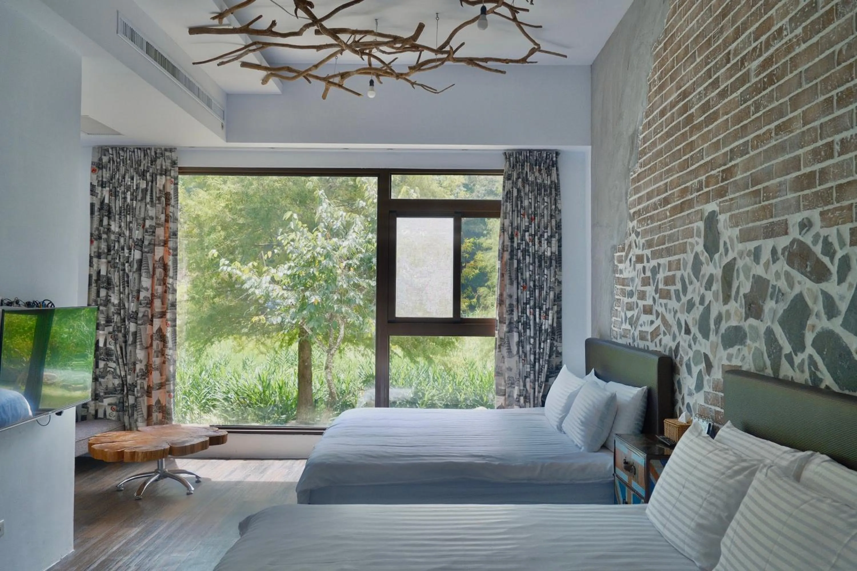 Photo of the whole room, Bed in 愛黏在一起設計師民宿 Lovers BNB