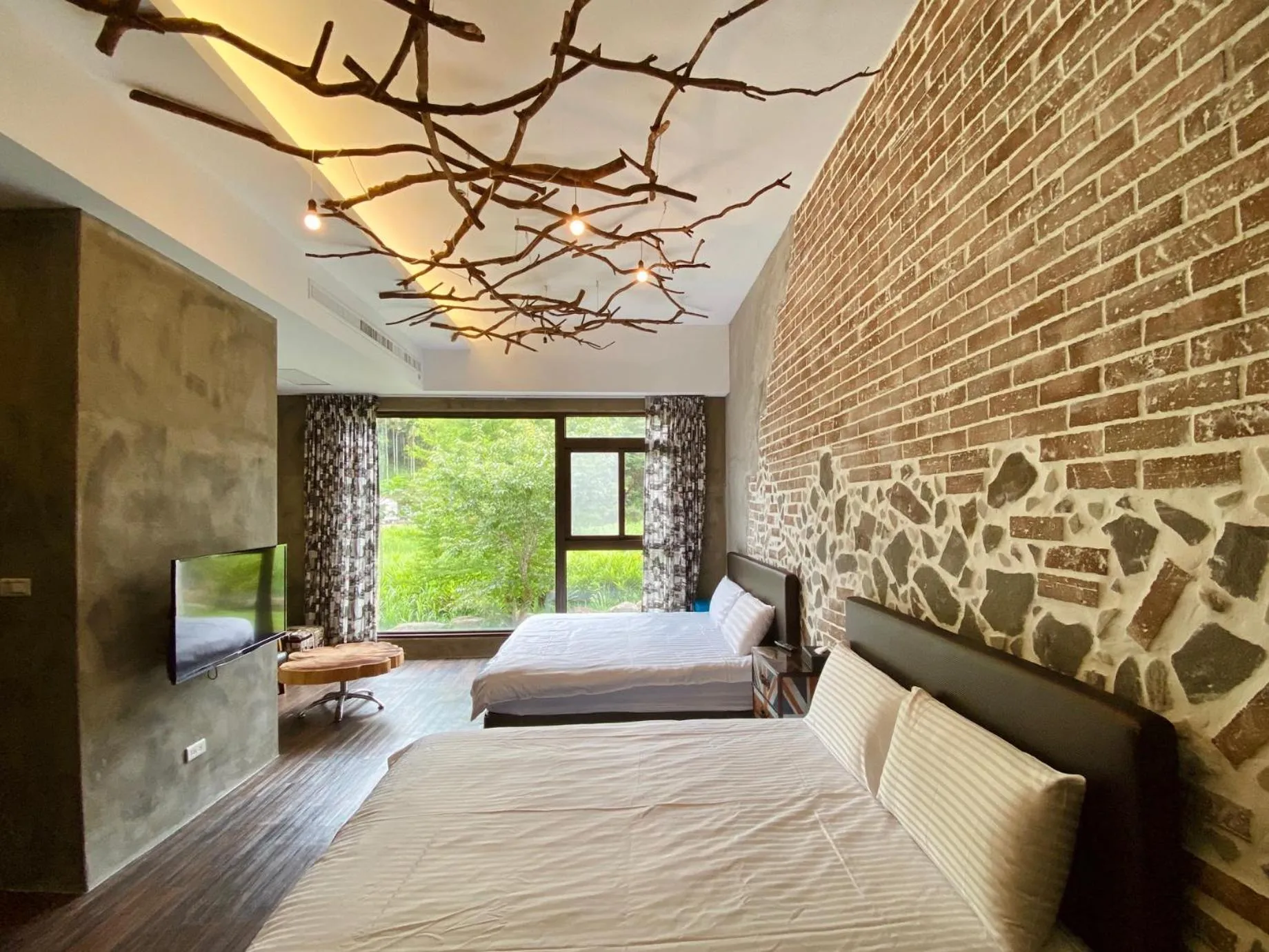 Photo of the whole room, Bed in 愛黏在一起設計師民宿 Lovers BNB