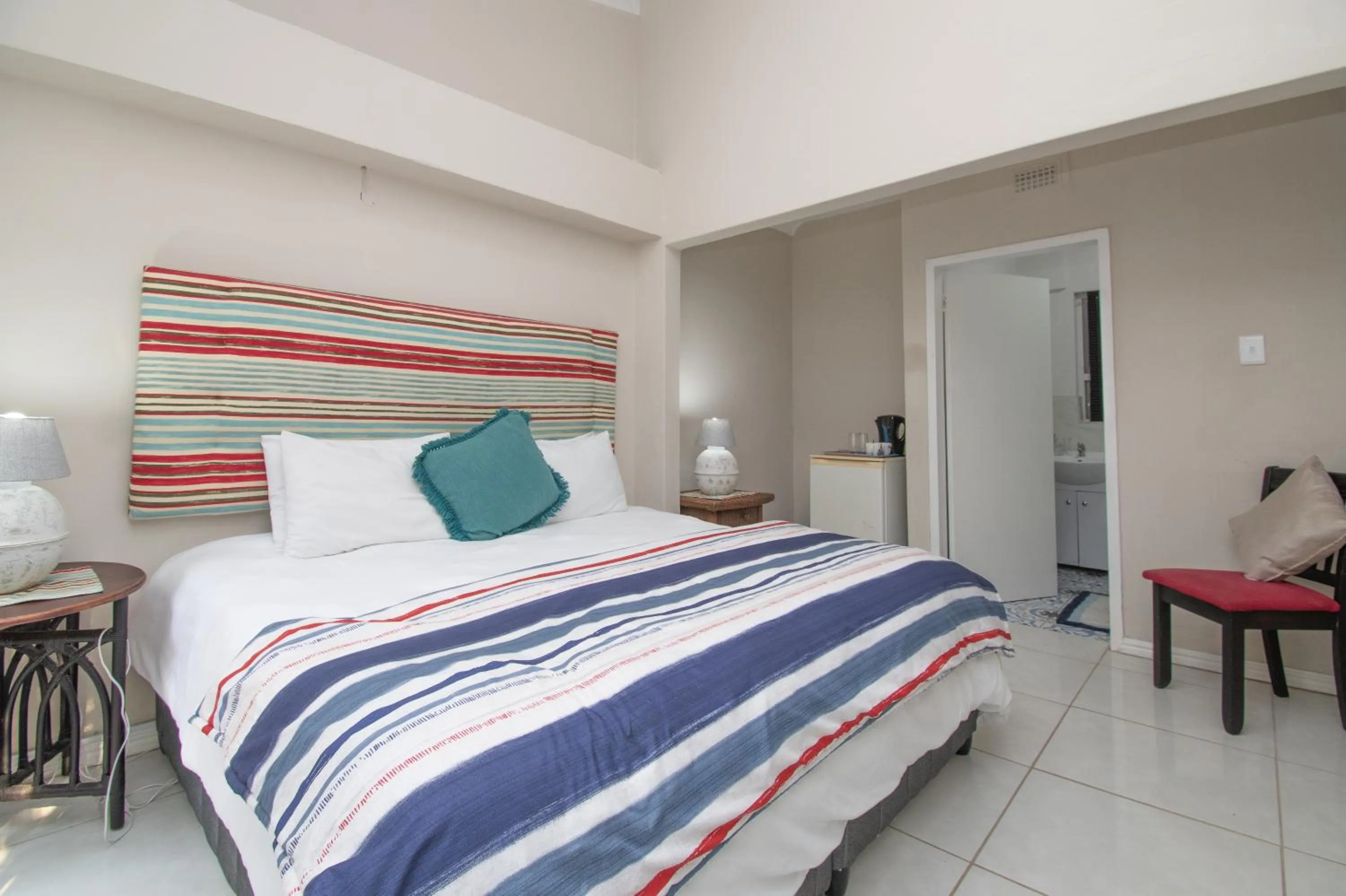 Bed in No 20 On the Beach Guesthouse