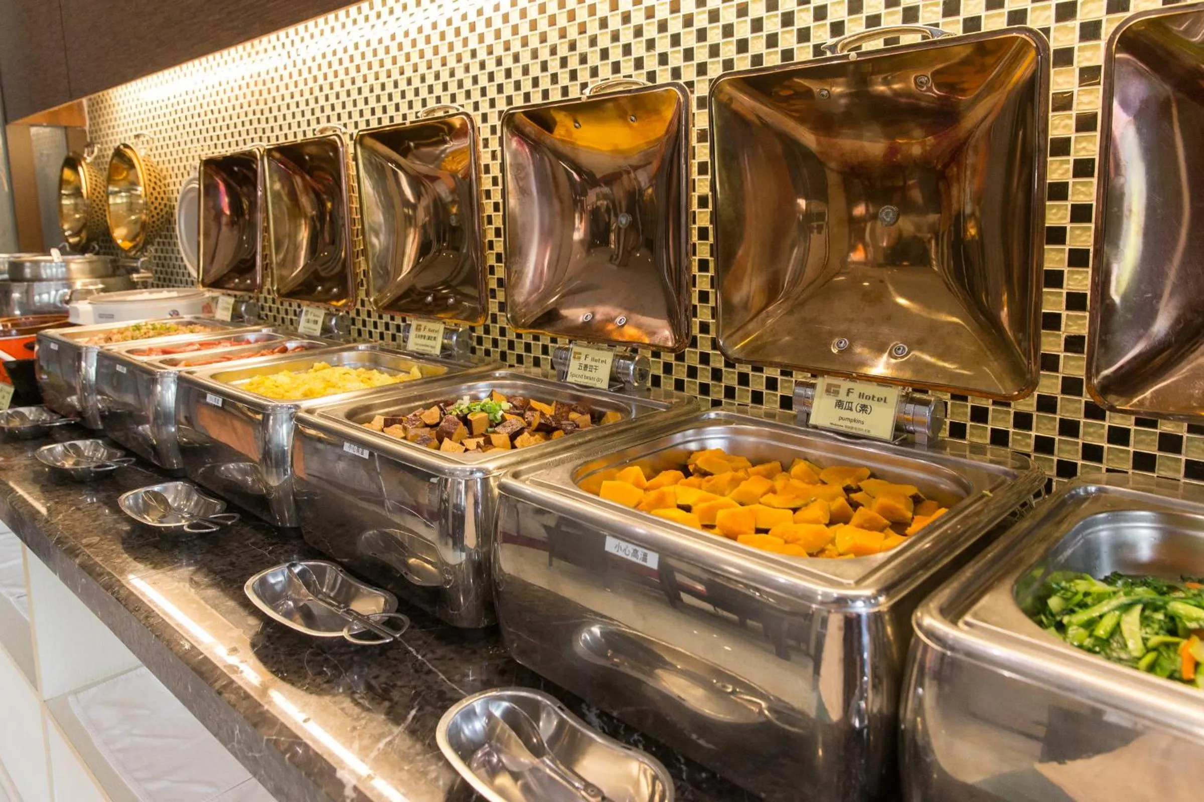 Buffet breakfast in F Hotel - Sanyi