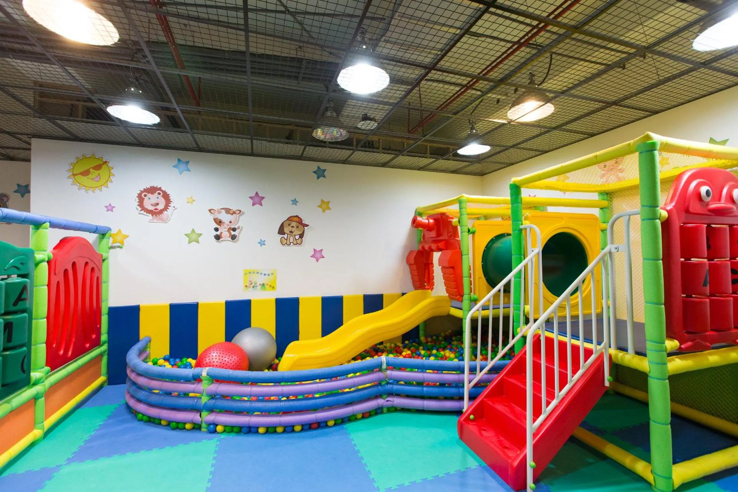 Children play ground in F Hotel - Sanyi