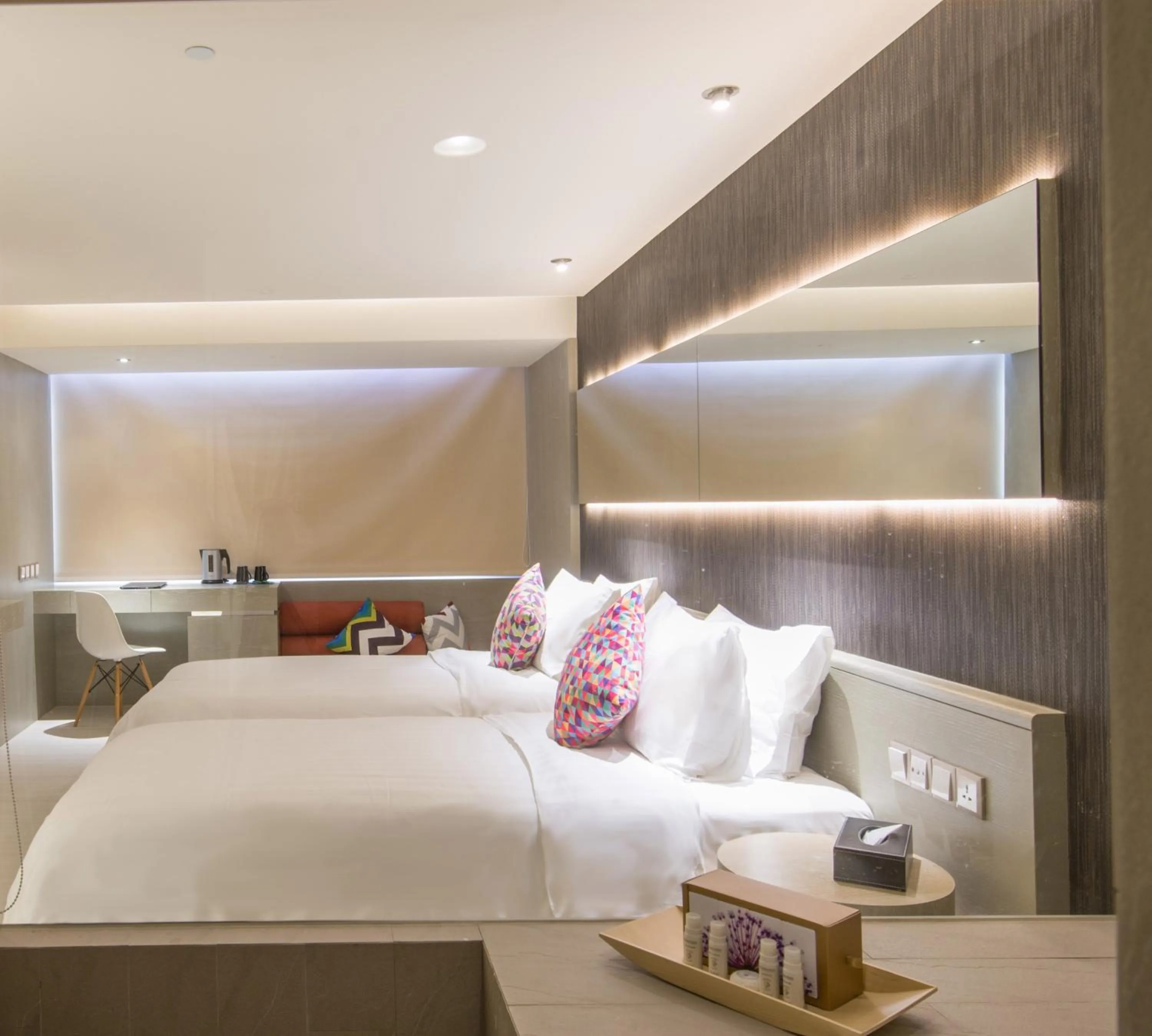 Photo of the whole room, Bed in Inhouse Hotel Yehliu