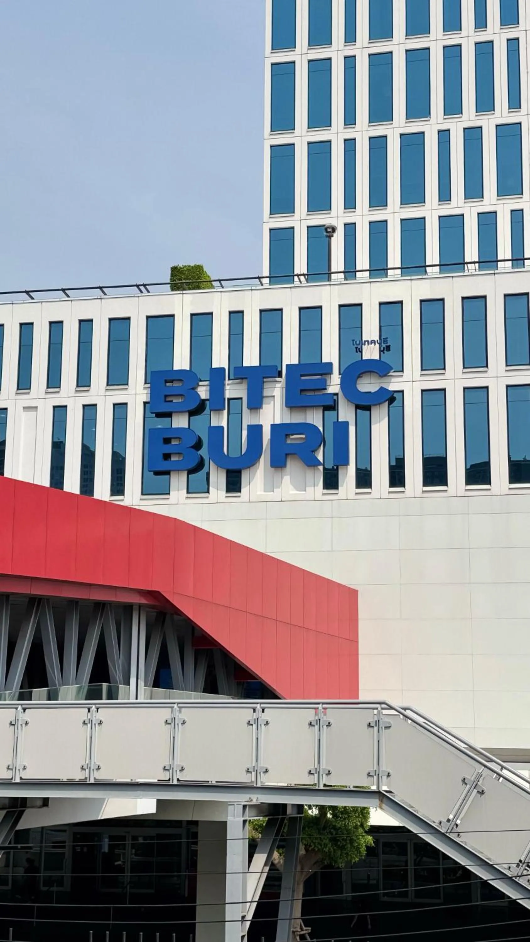 Marigold Sukhumvit - Free Shuttle to BTS Bearing Station