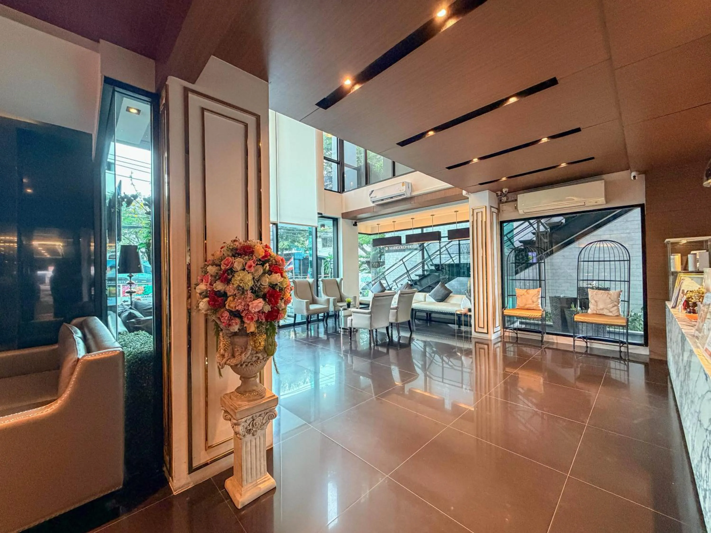 Marigold Sukhumvit - Free Shuttle to BTS Bearing Station