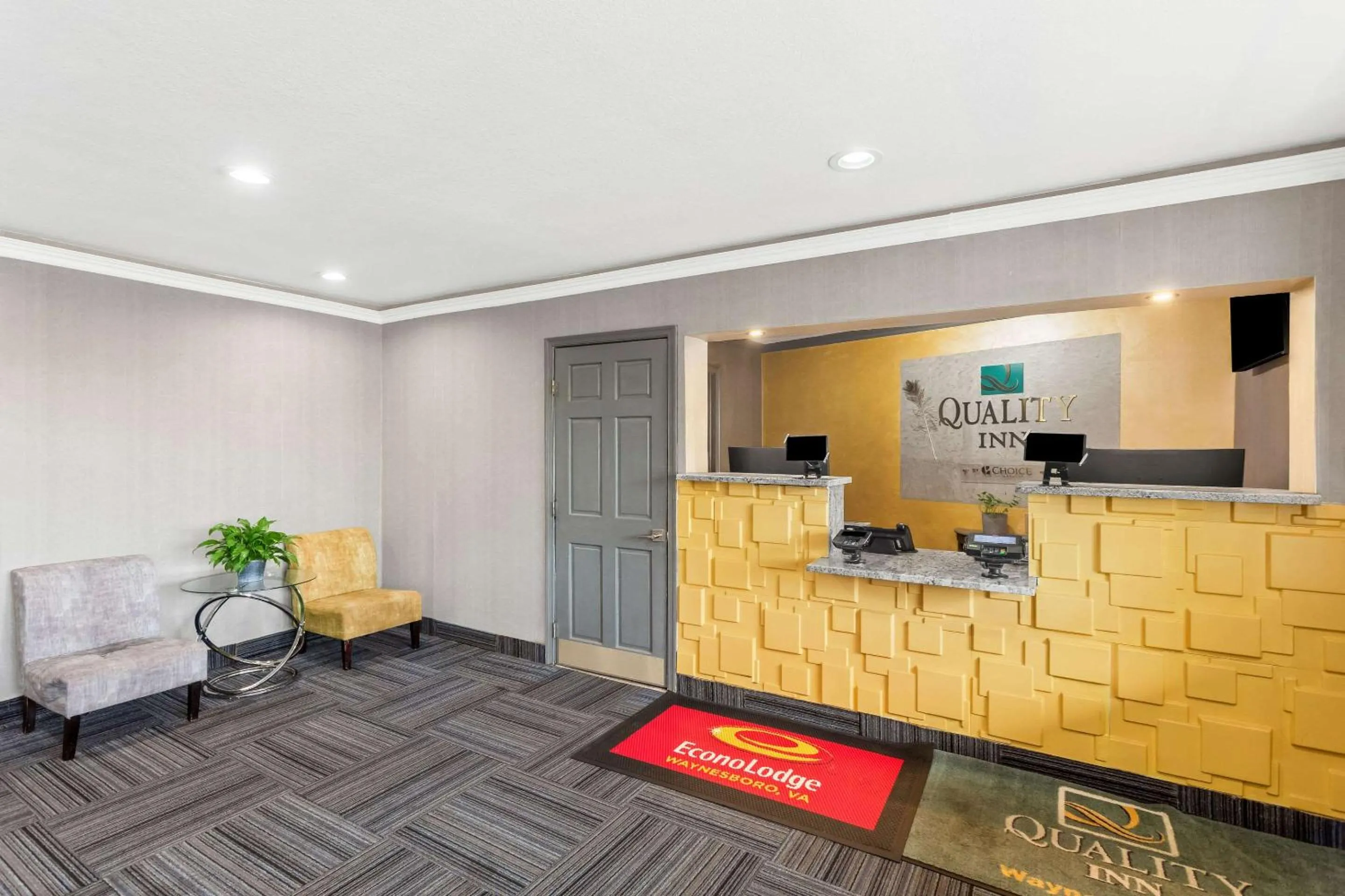 Lobby or reception in Econo Lodge Waynesboro - Skyline Drive
