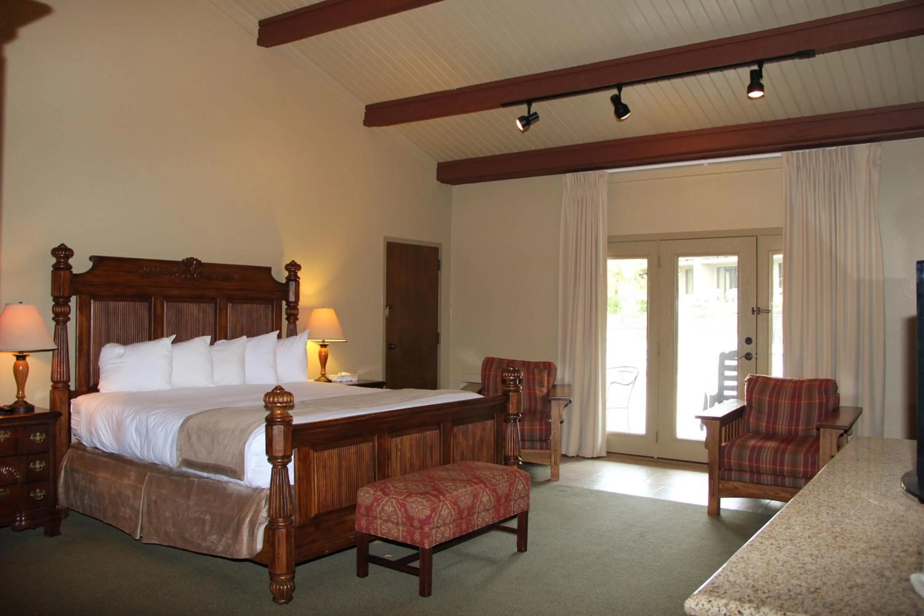 Bed in Fontana Village Resort & Marina