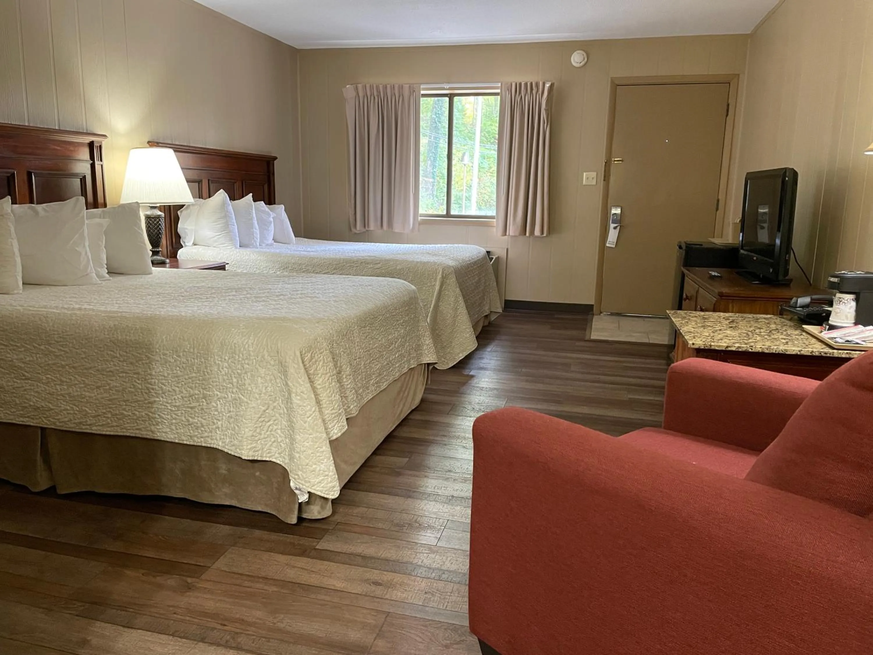 Bed in Fontana Village Resort & Marina