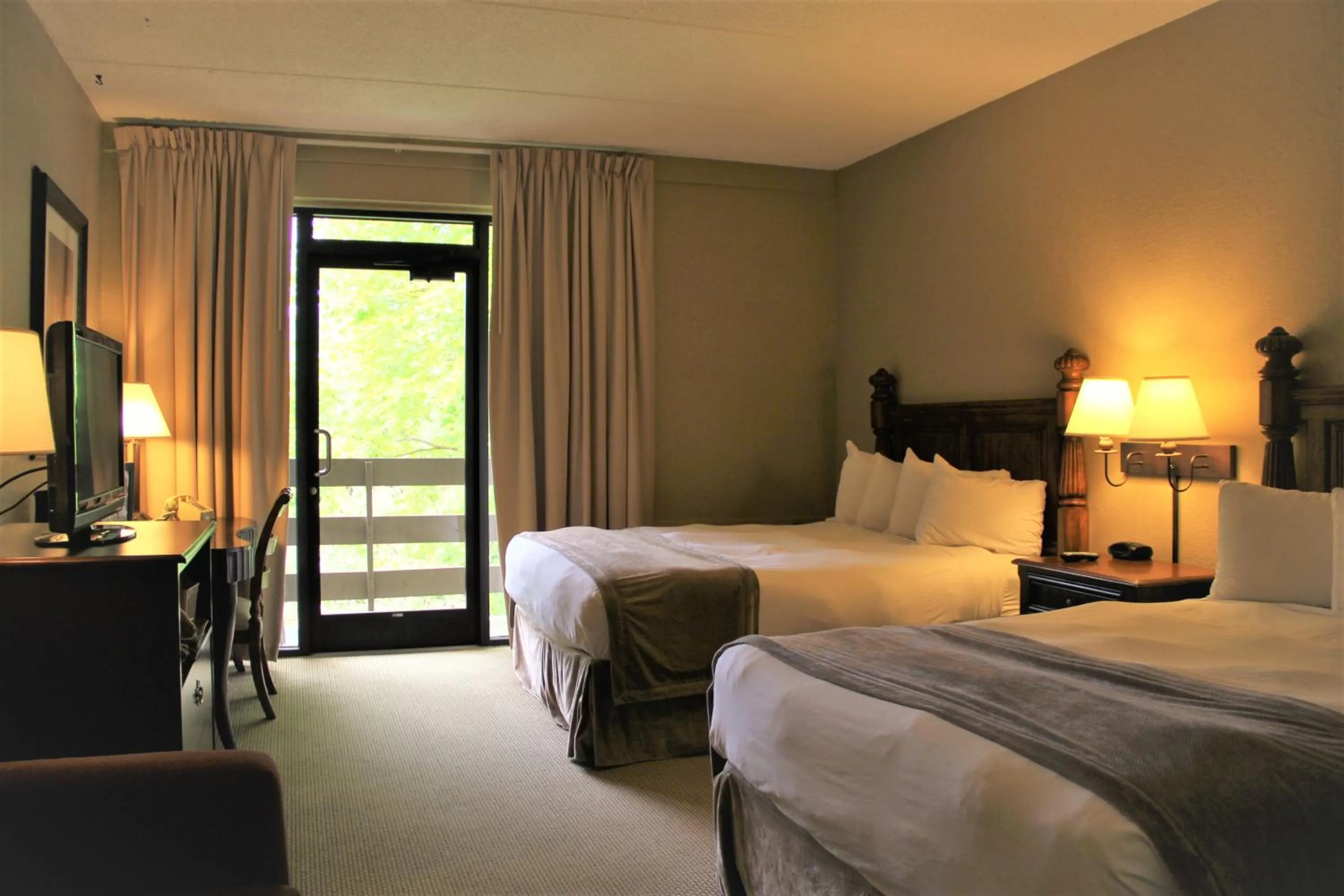 Bed in Fontana Village Resort & Marina