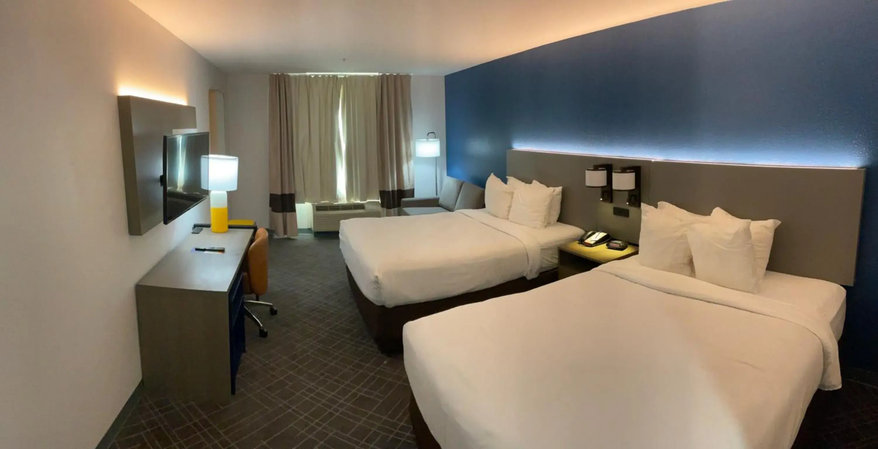 Bed in Comfort Inn I-49 South Bed in Comfort Inn I-49 South