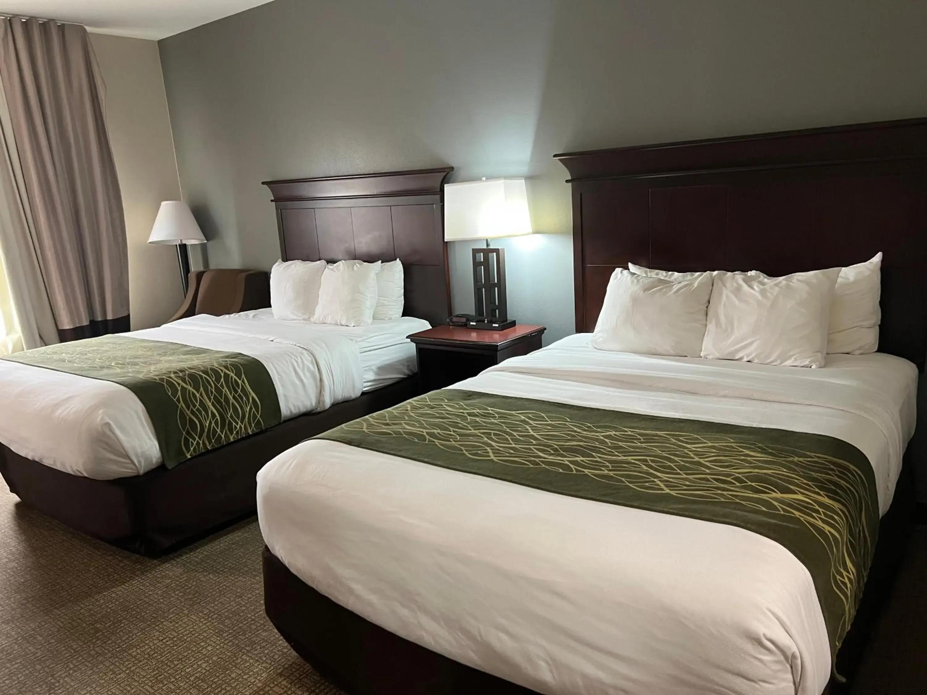 Bed in Comfort Inn I-49 South Bed in Comfort Inn I-49 South