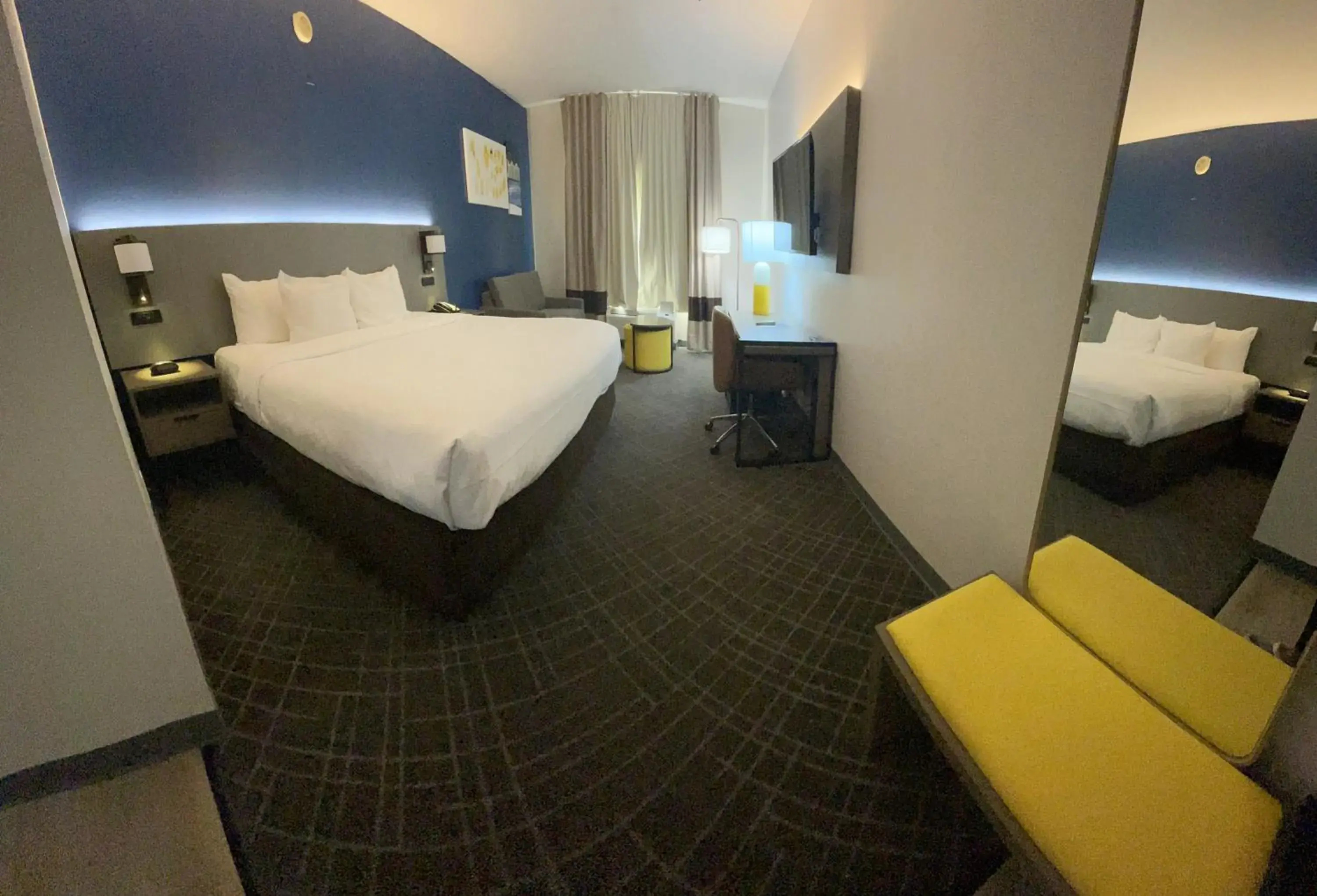 Bed in Comfort Inn I-49 South Bed in Comfort Inn I-49 South