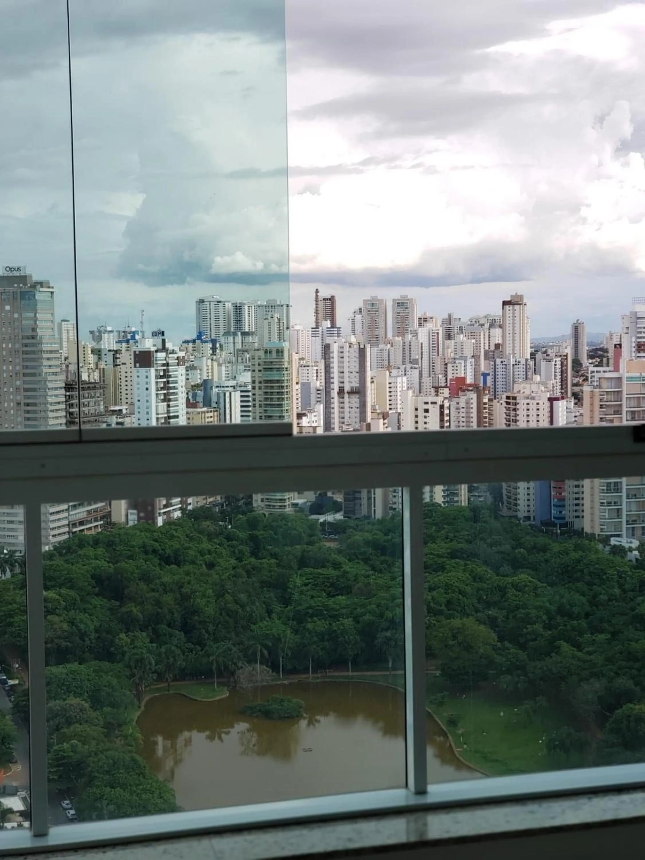 1 Qts.| 2 Hósp. | Linda vista| Ao lado do Shopping