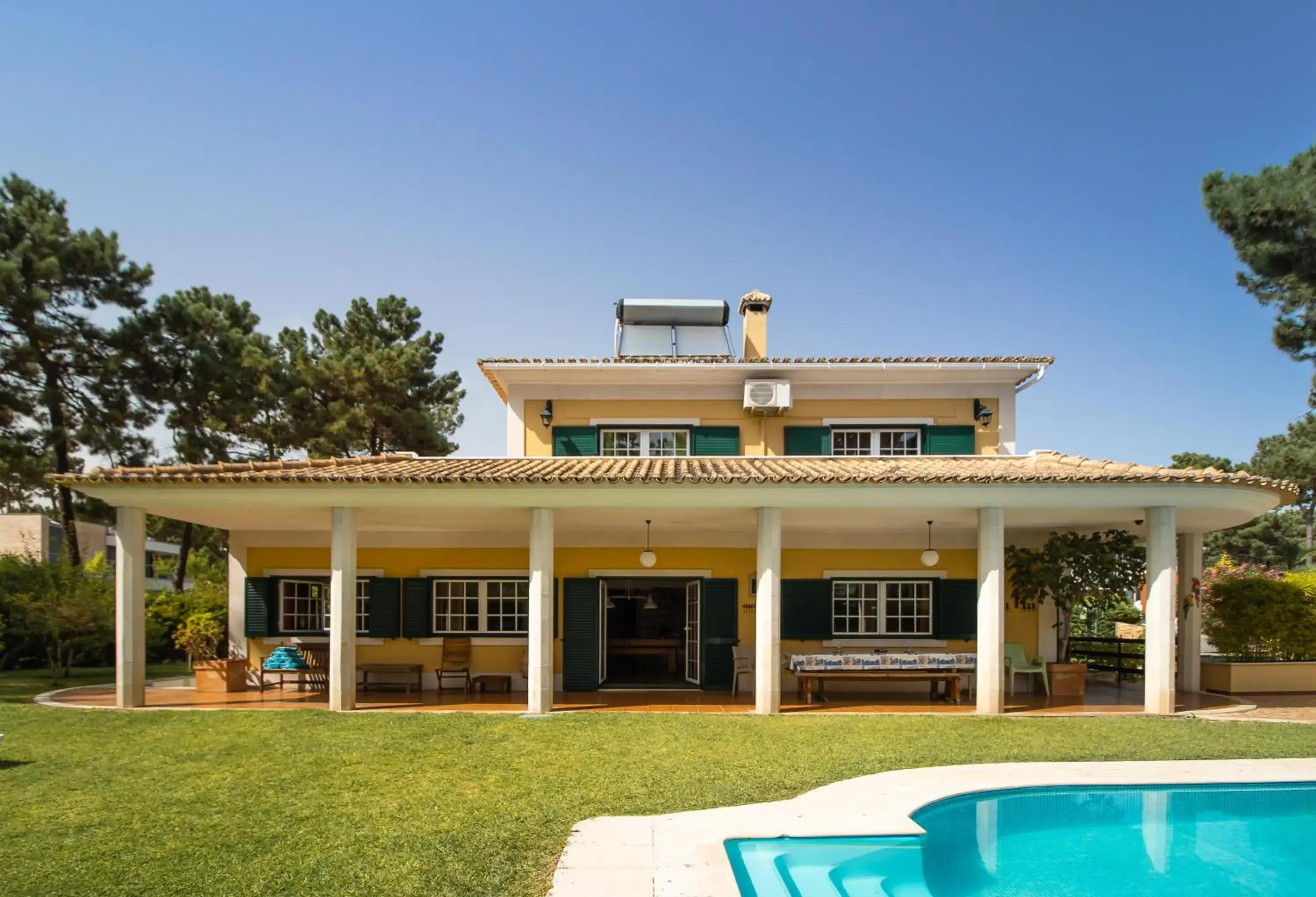 Aroeira Villa Sleeps 10 with Pool Aroeira Villa Sleeps 10 with Pool