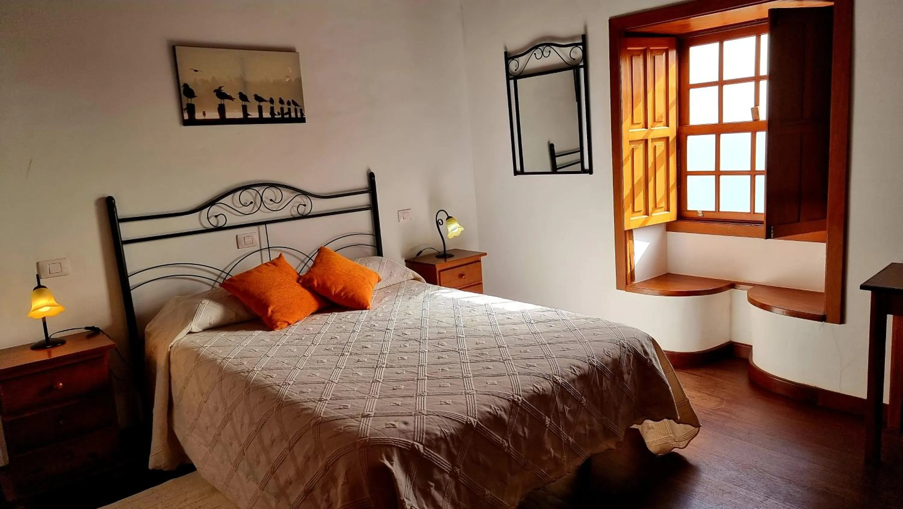 Bedroom, Bed in Neólida