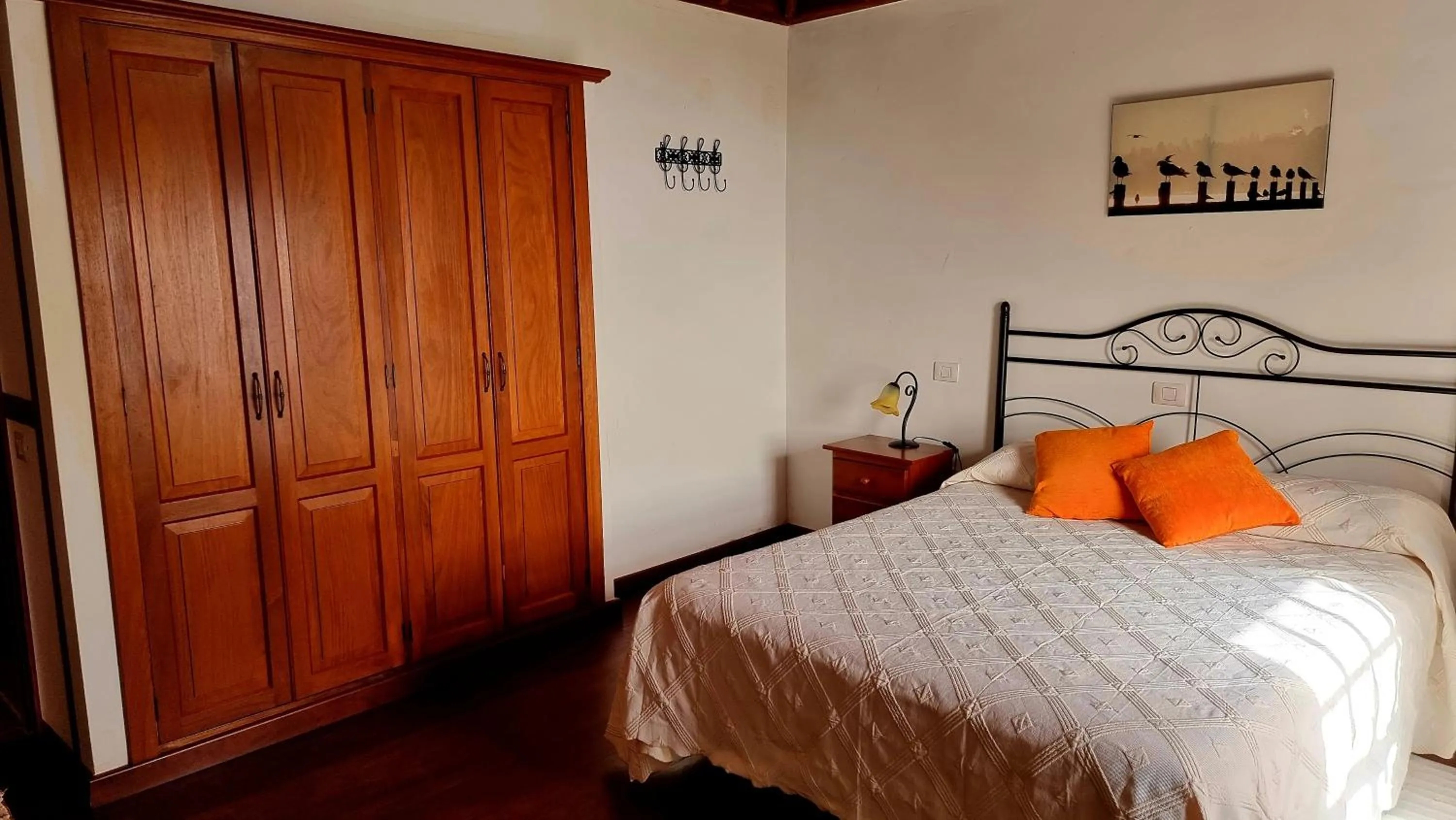 Bedroom, Bed in Neólida