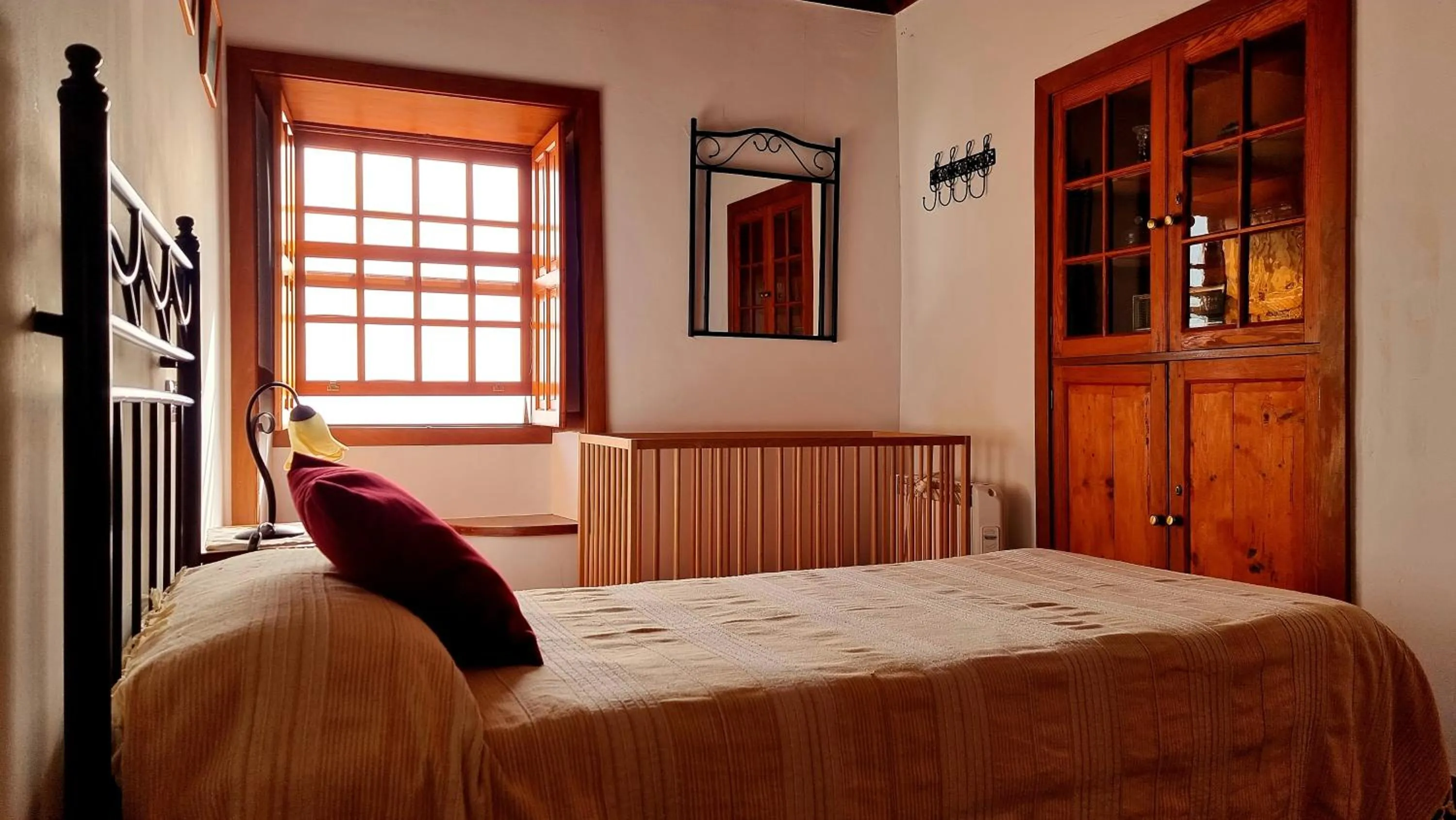 Bedroom, Bed in Neólida