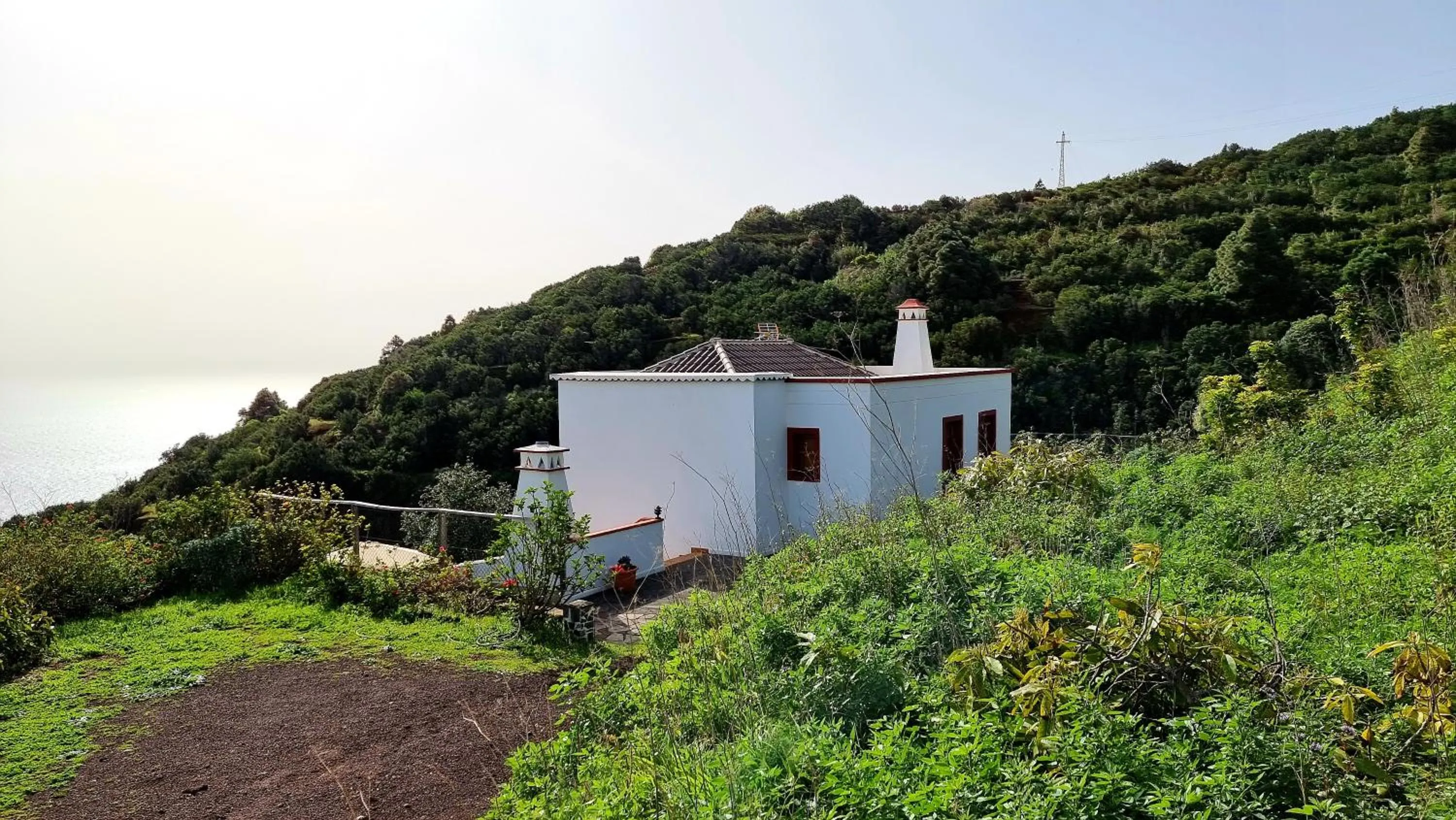 Facade/entrance in Neólida