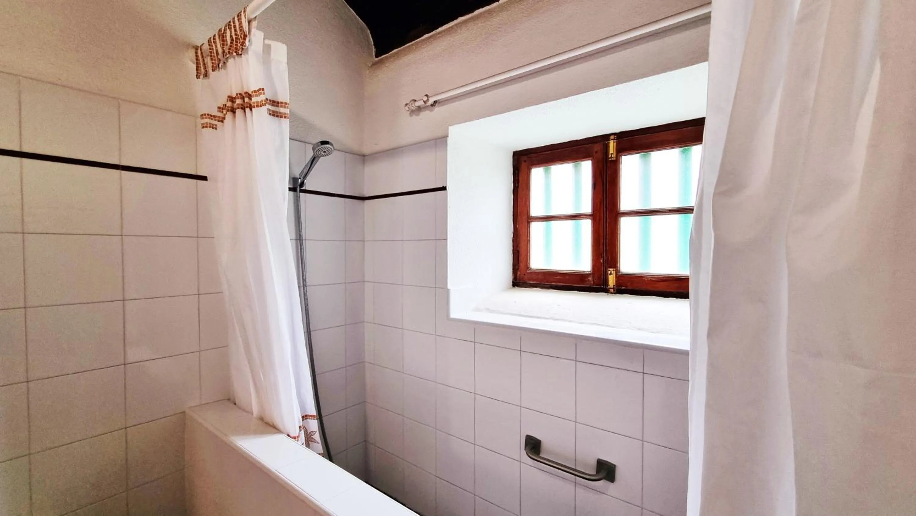 Shower in Pancho Molina