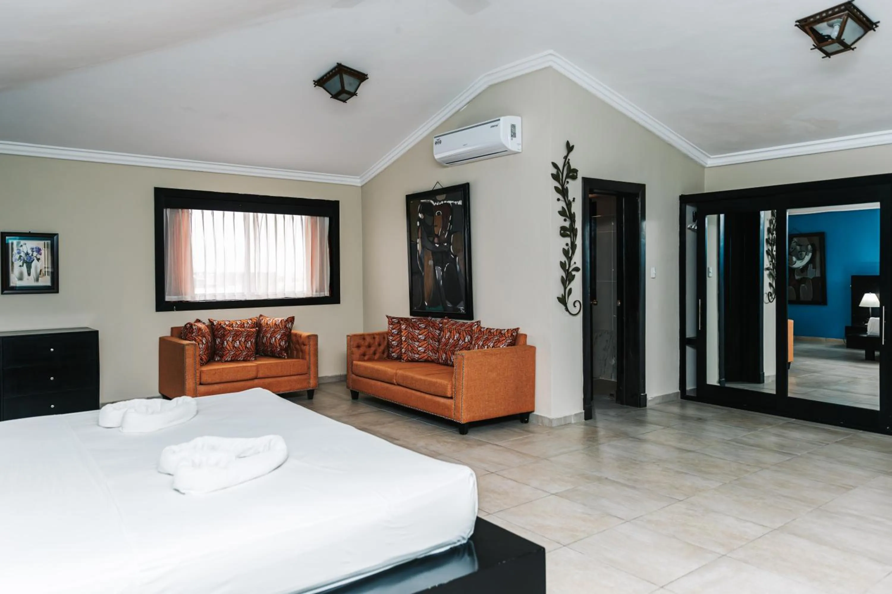 Living room, Bed in Hotel Plaza Brisas