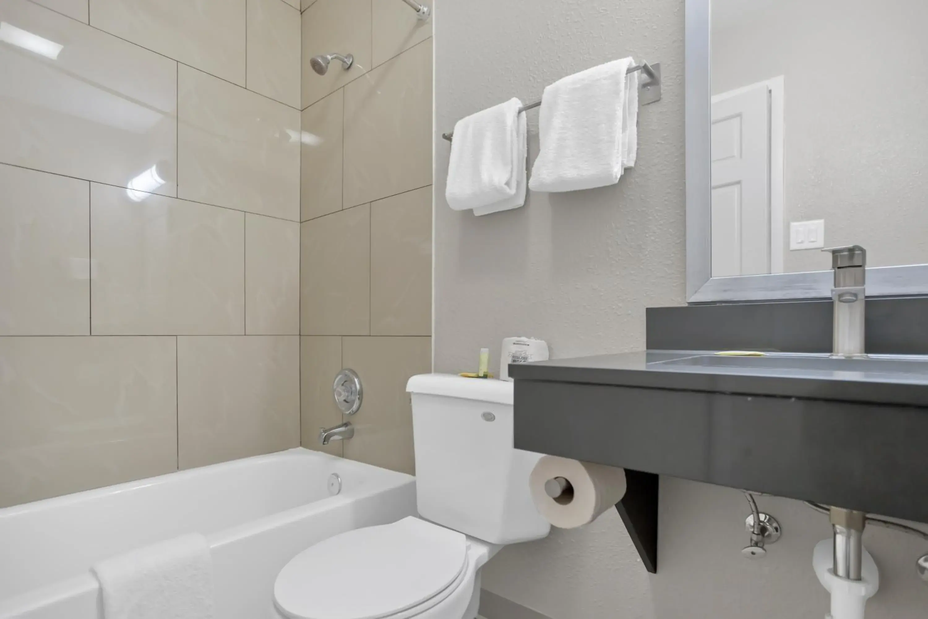 Shower in Bridgeview Inn Chicago Area Shower in Bridgeview Inn Chicago Area