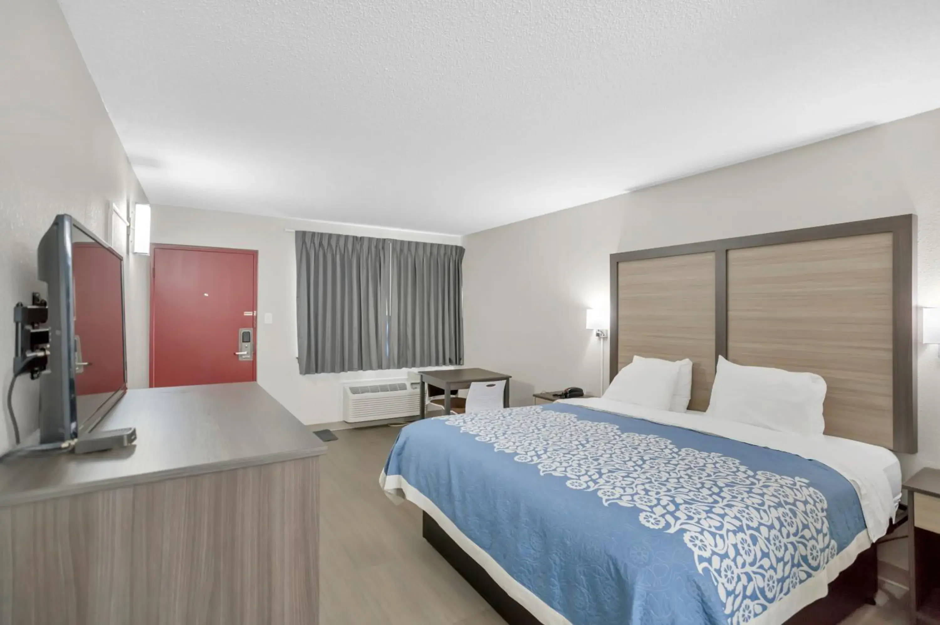 King Suite in Bridgeview Inn Chicago Area King Suite in Bridgeview Inn Chicago Area