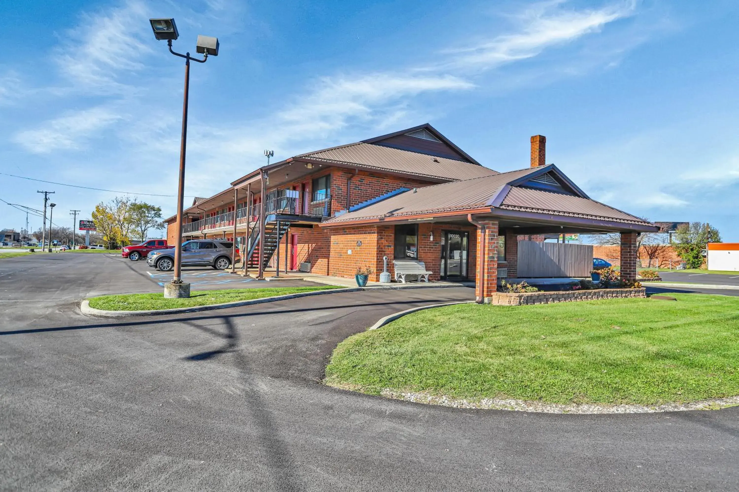 Street view in Bridgeview Inn Chicago Area Street view in Bridgeview Inn Chicago Area