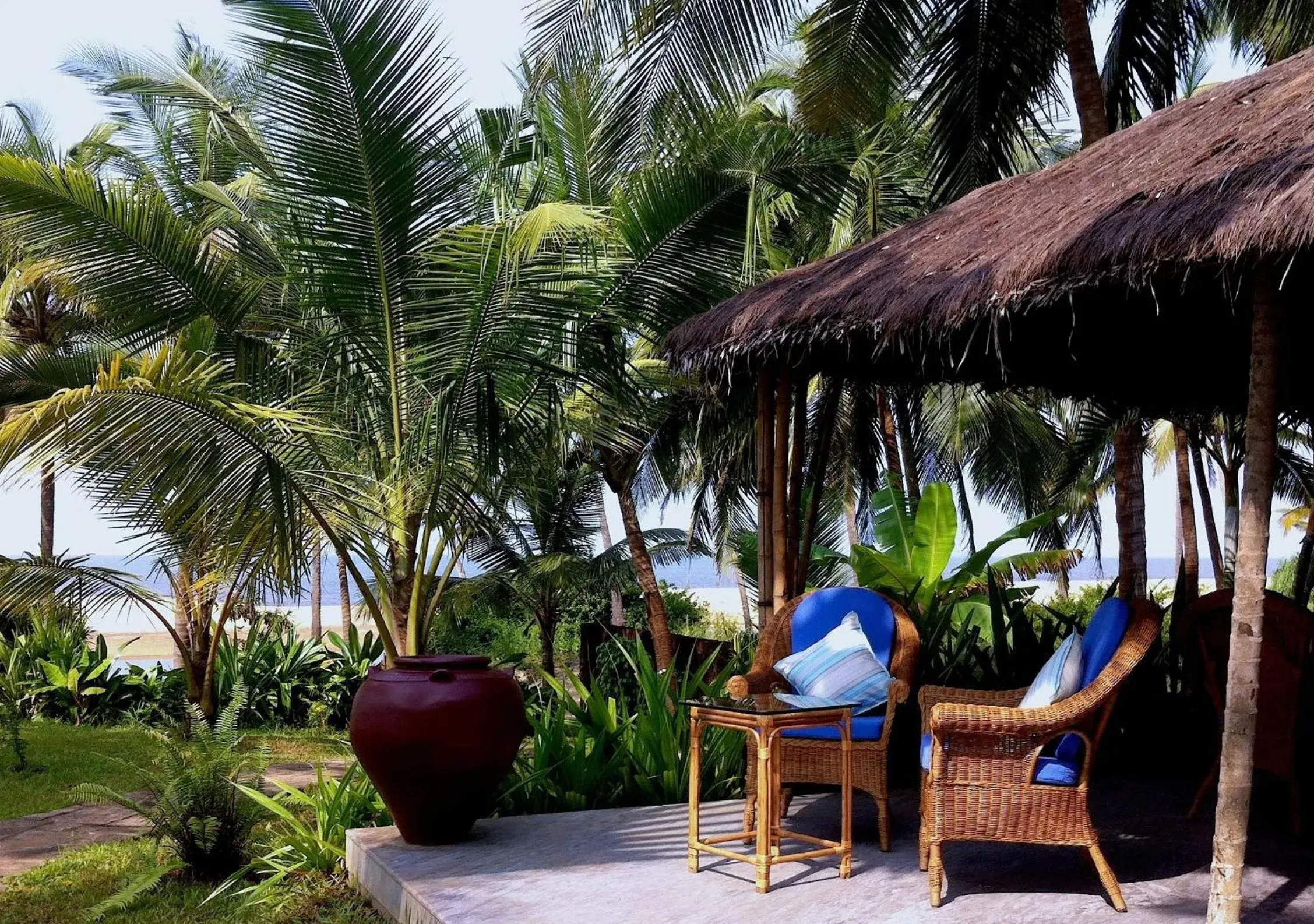 Lounge or bar in Neeleshwar Hermitage Lounge or bar in Neeleshwar Hermitage
