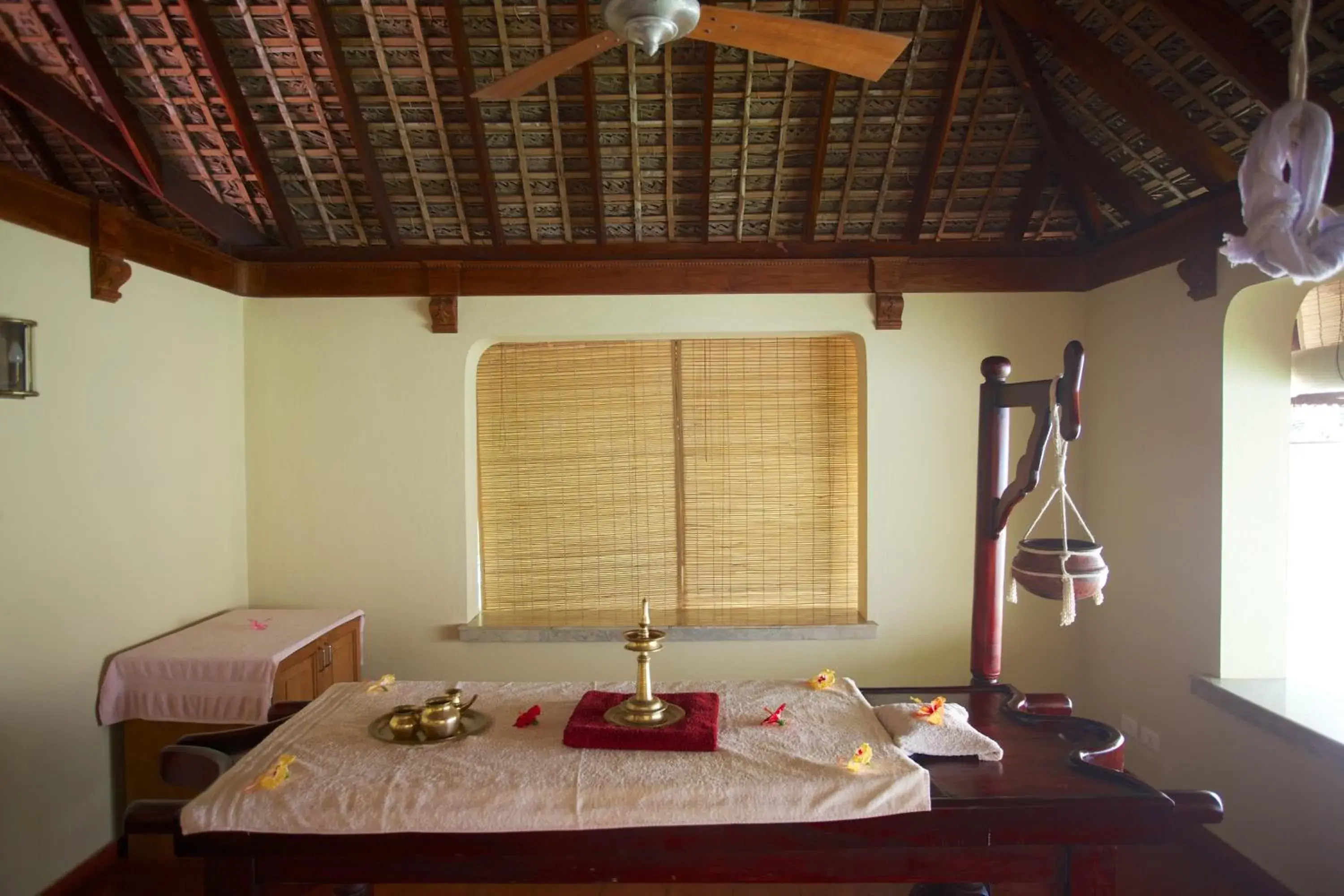 Spa and wellness centre/facilities, Bed in Neeleshwar Hermitage Spa and wellness centre/facilities, Bed in Neeleshwar Hermitage