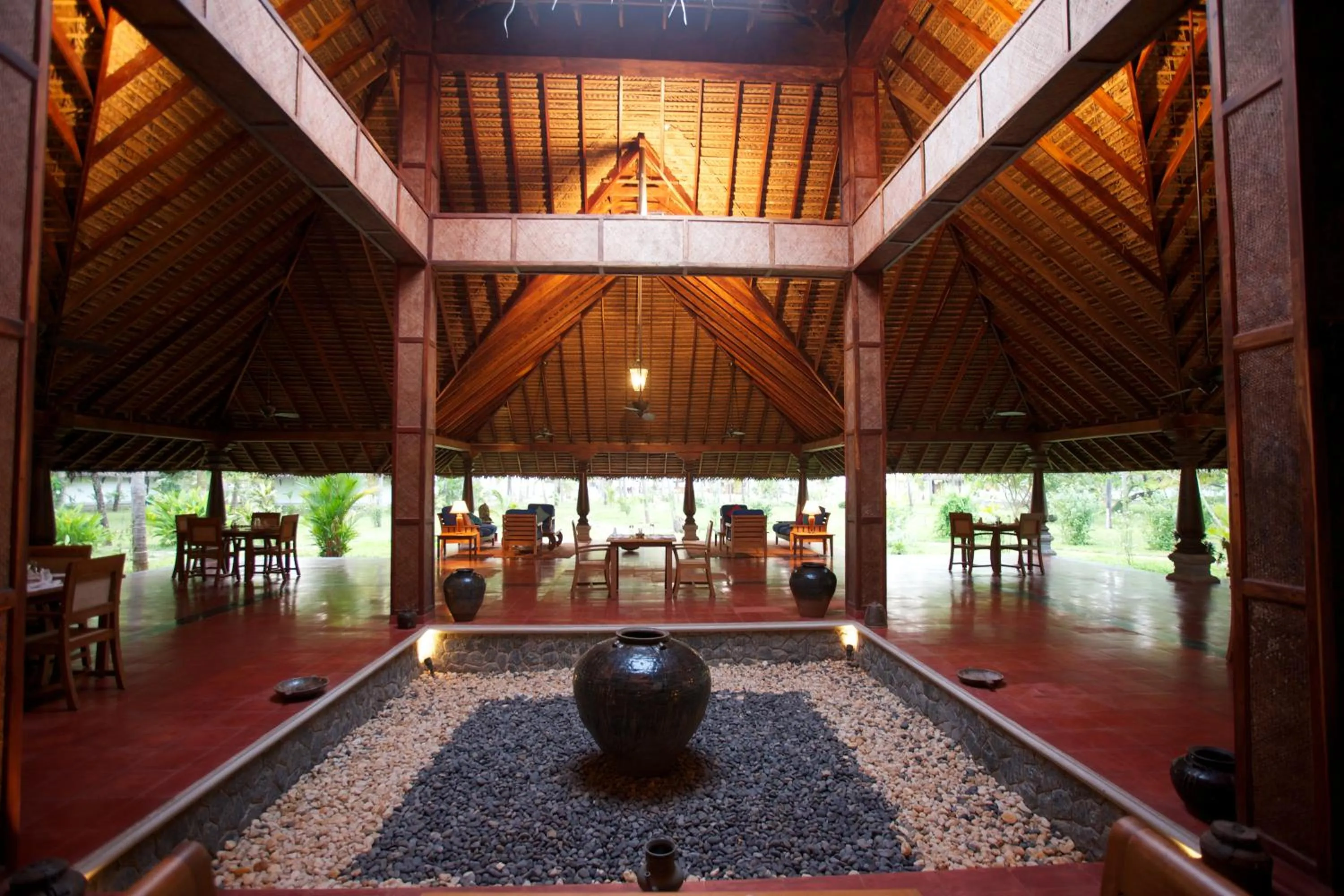 Restaurant/places to eat in Neeleshwar Hermitage