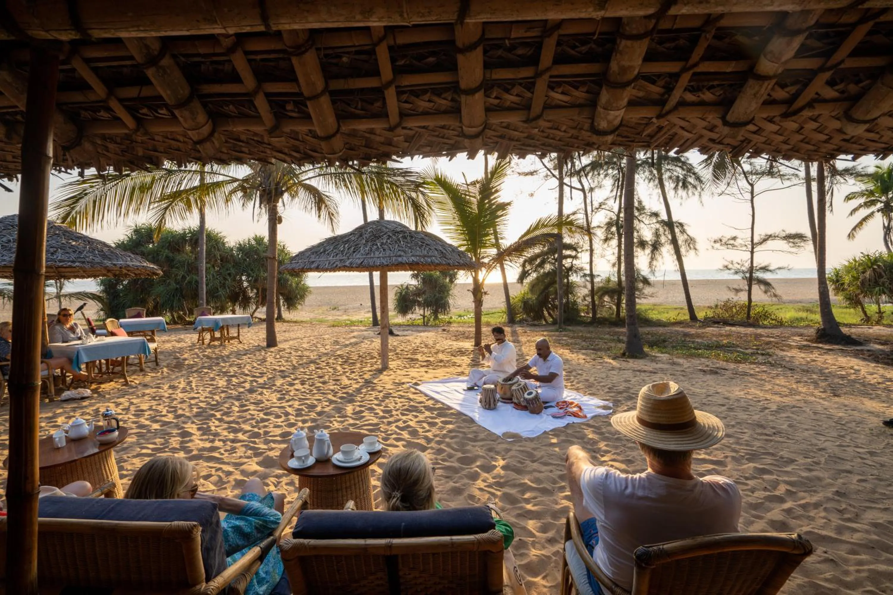 Restaurant/places to eat in Neeleshwar Hermitage