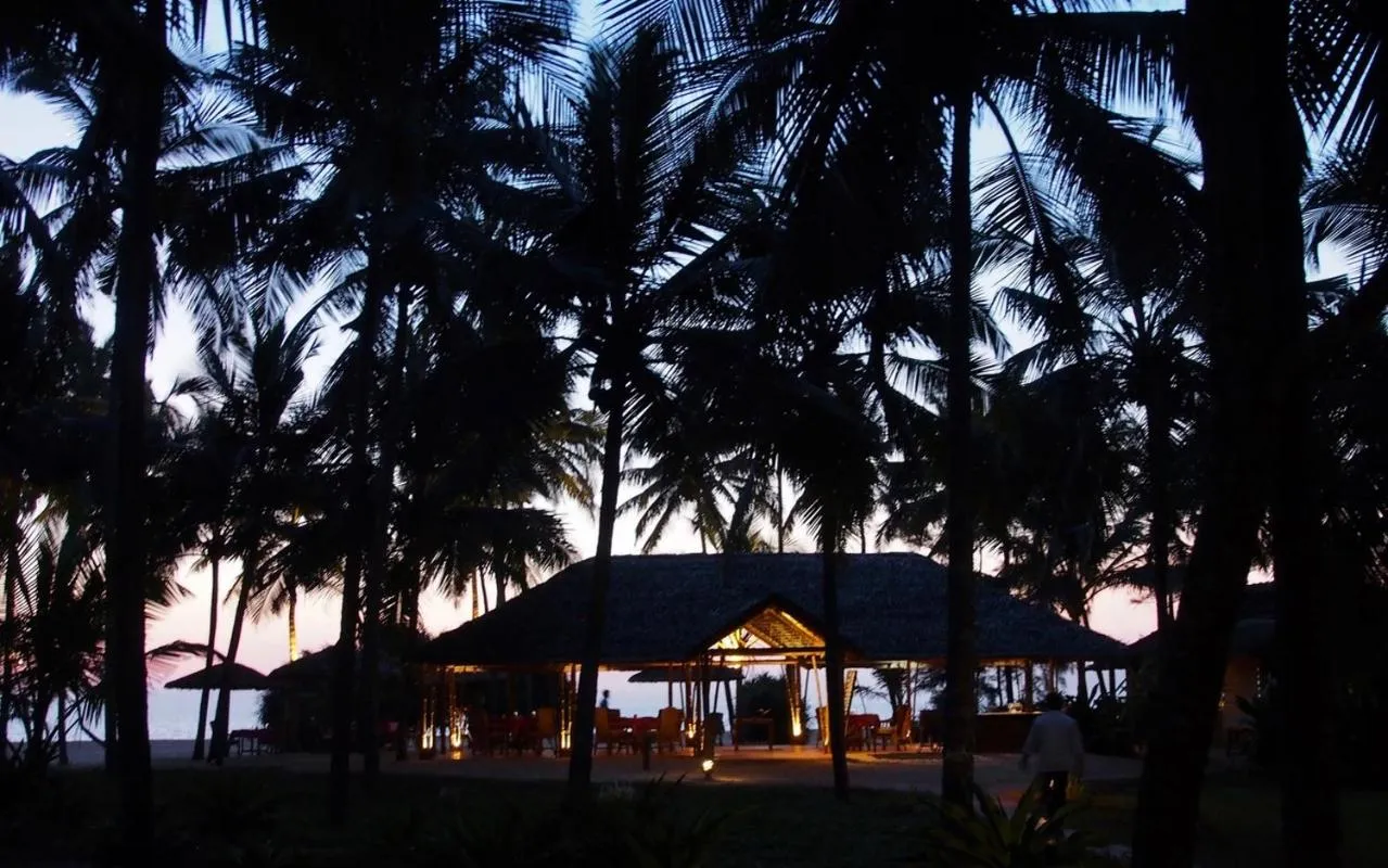 Restaurant/places to eat in Neeleshwar Hermitage