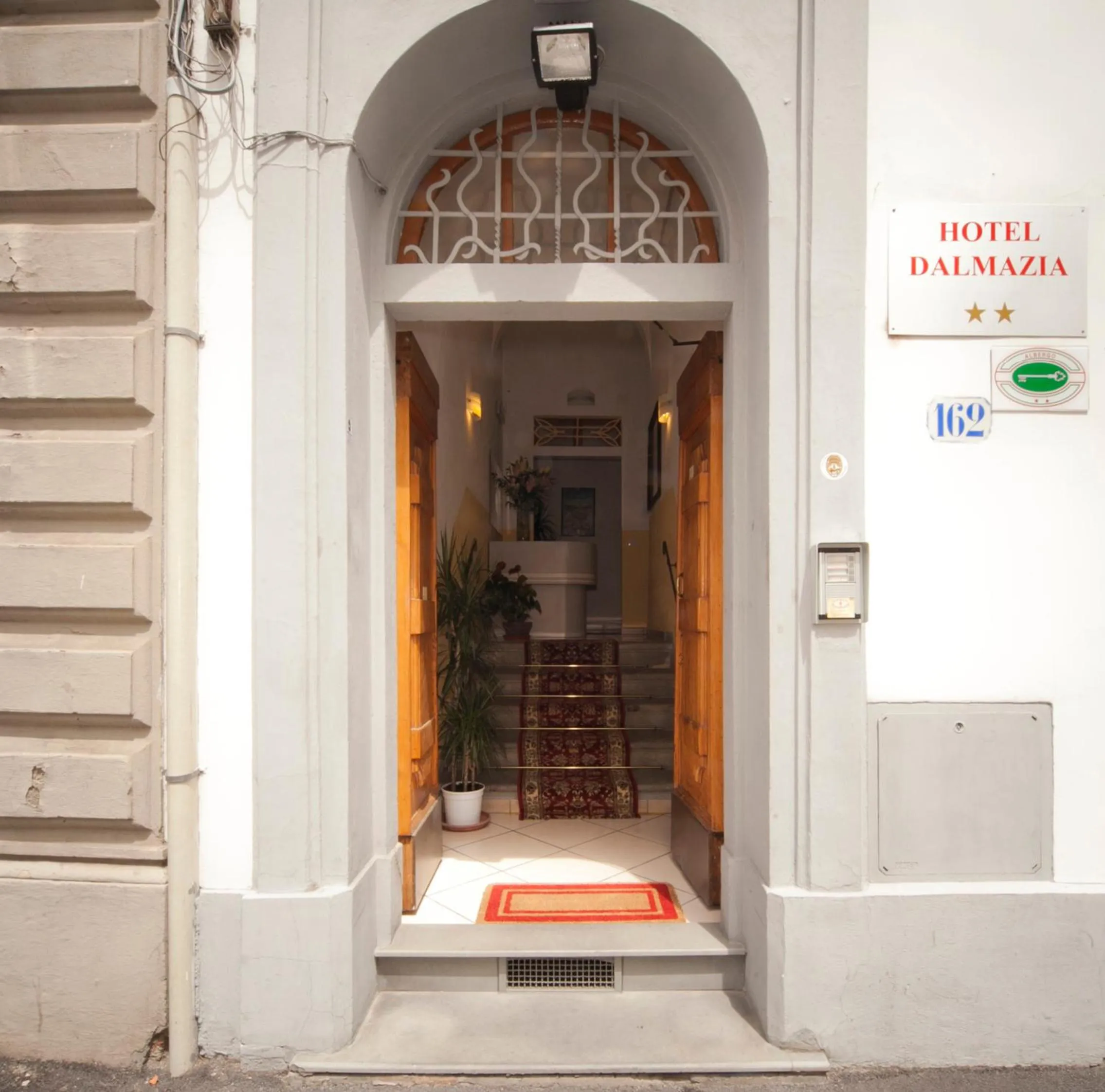 Facade/entrance in Hotel Dalmazia