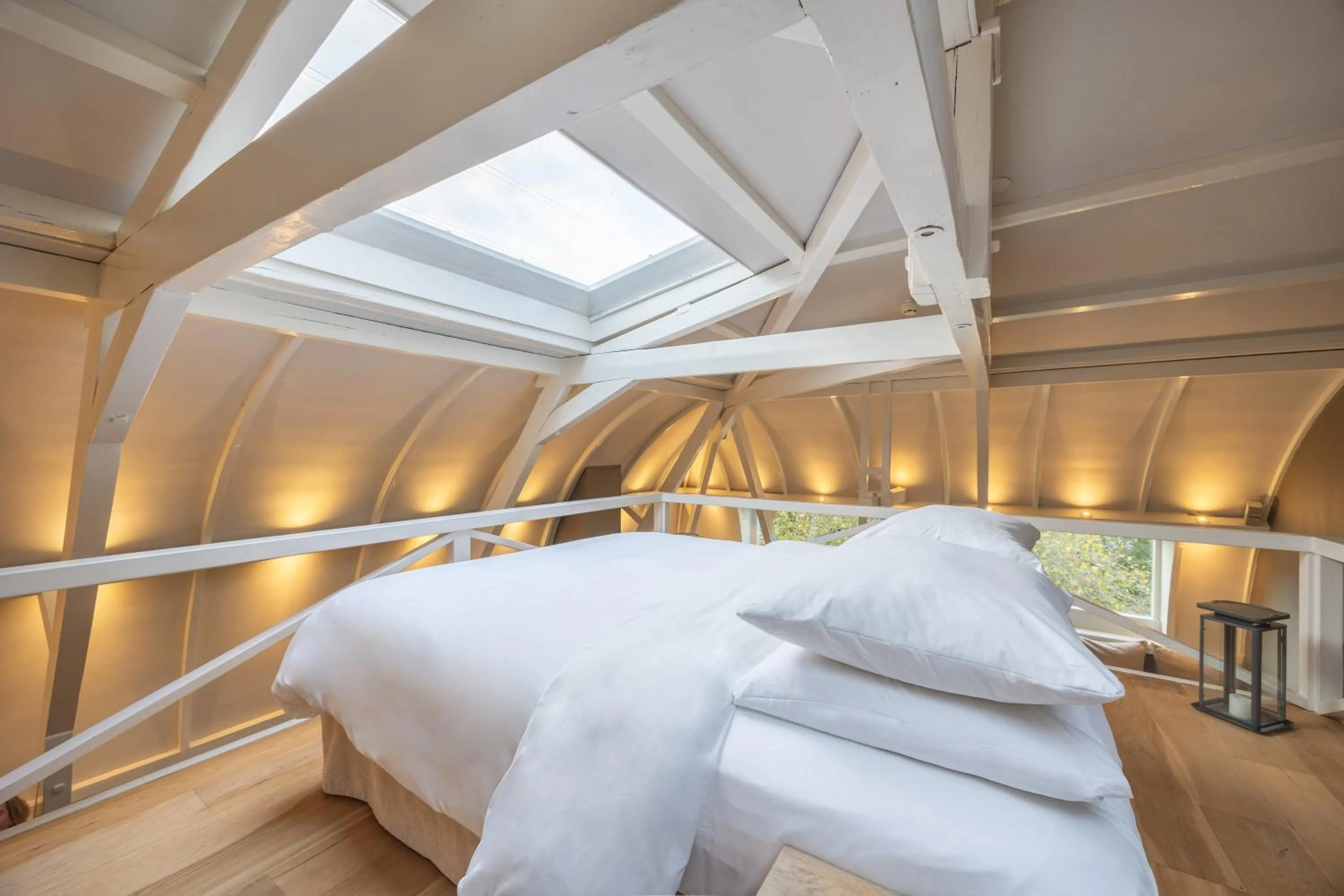 Bed in Park Mansion Hotel