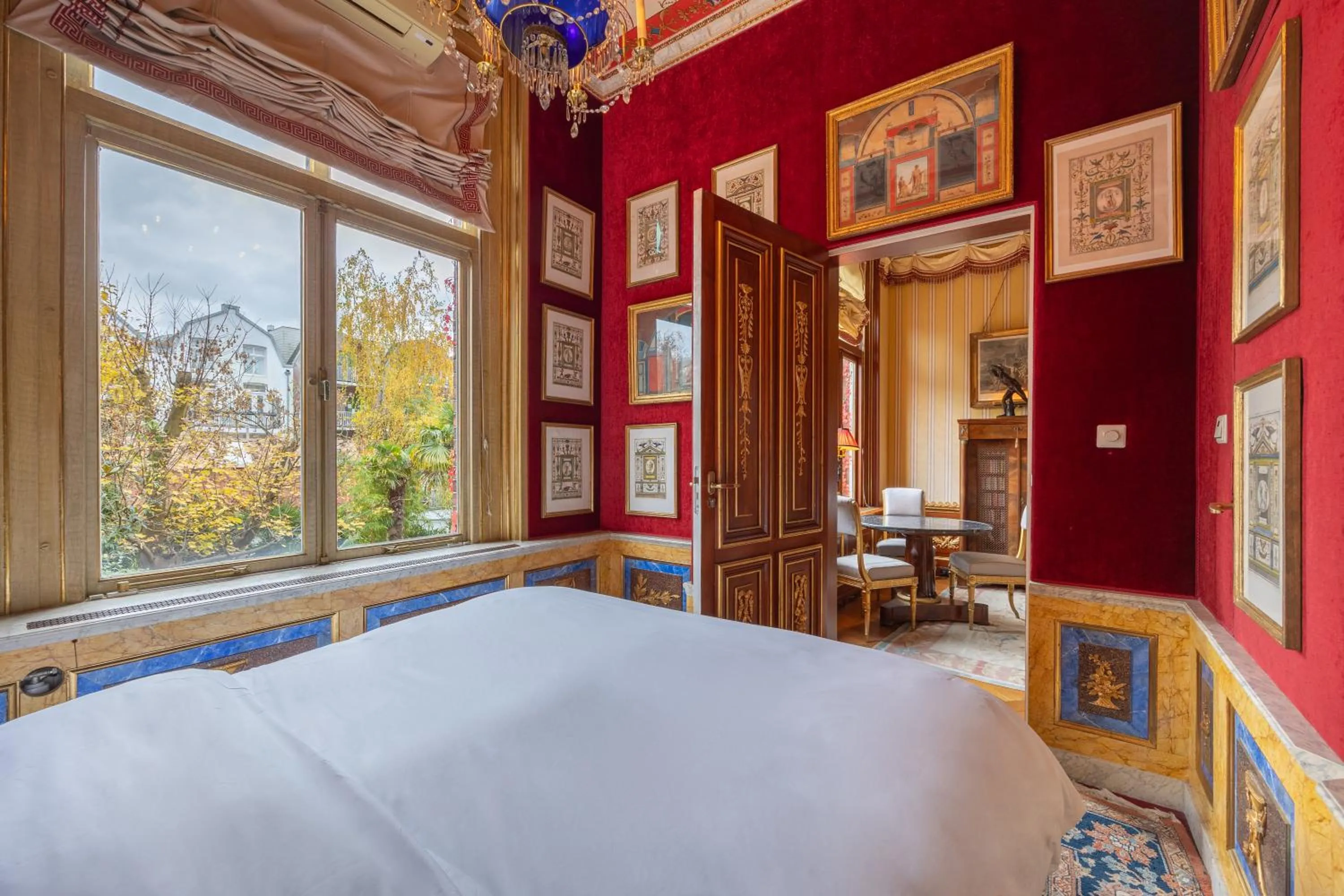 View (from property/room), Bed in Park Mansion Hotel