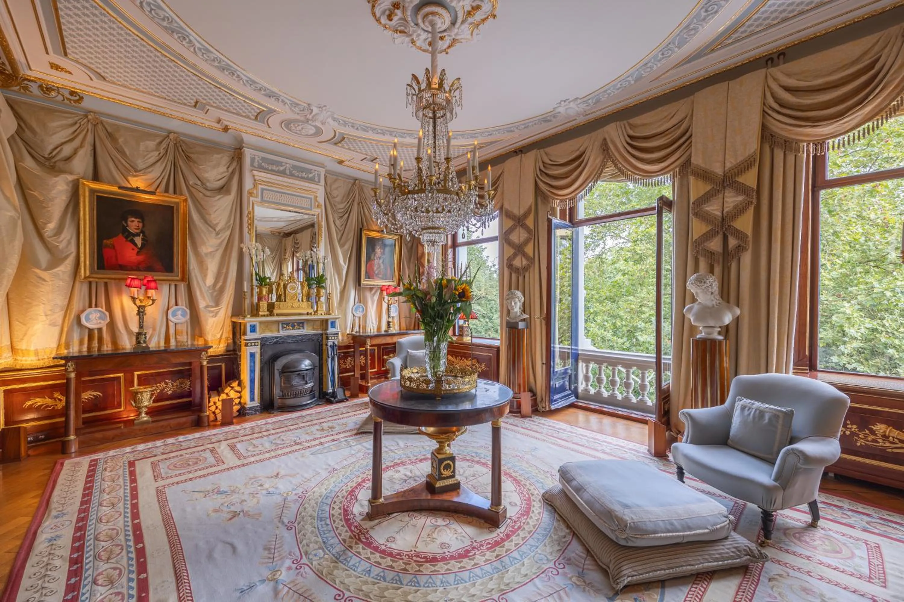 Living room in Park Mansion Hotel