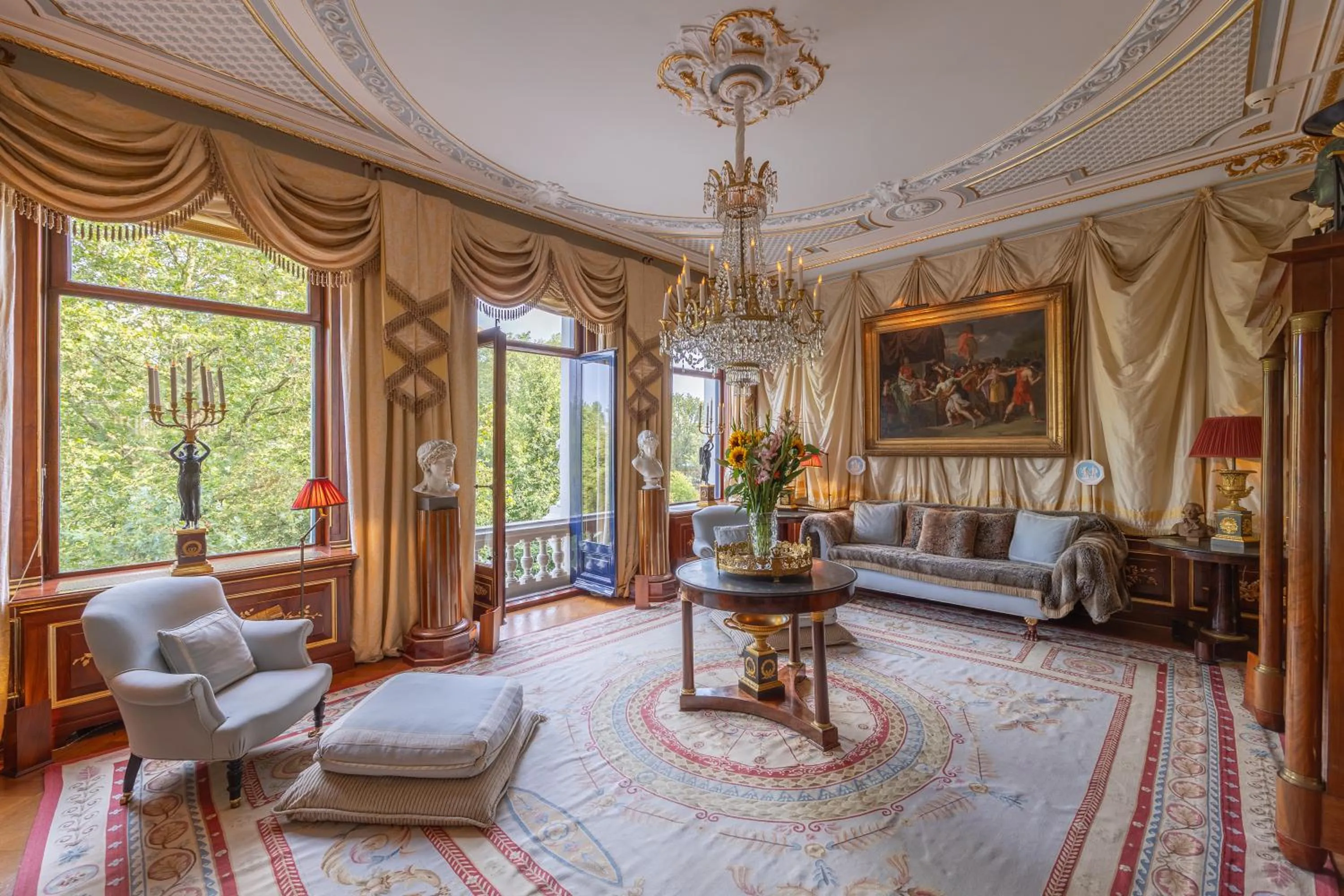 Living room in Park Mansion Hotel