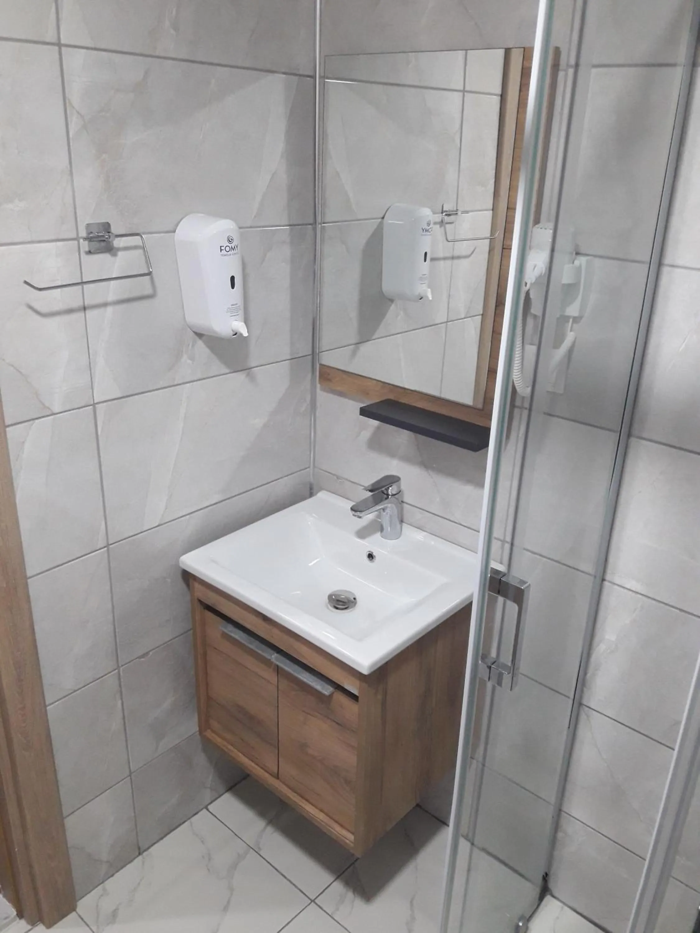 Shower in Last Point Süit Apart