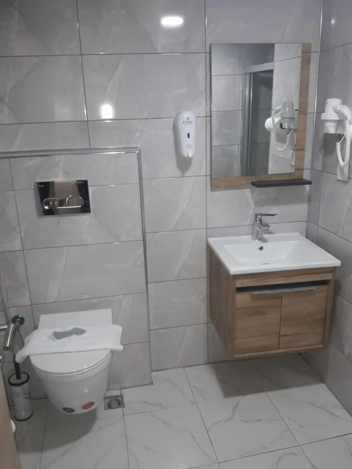 Shower in Last Point Süit Apart