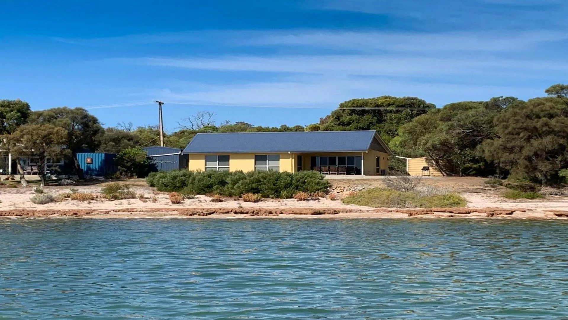 The Beach House - Spectacular Location - Privacy - Right On The Beach