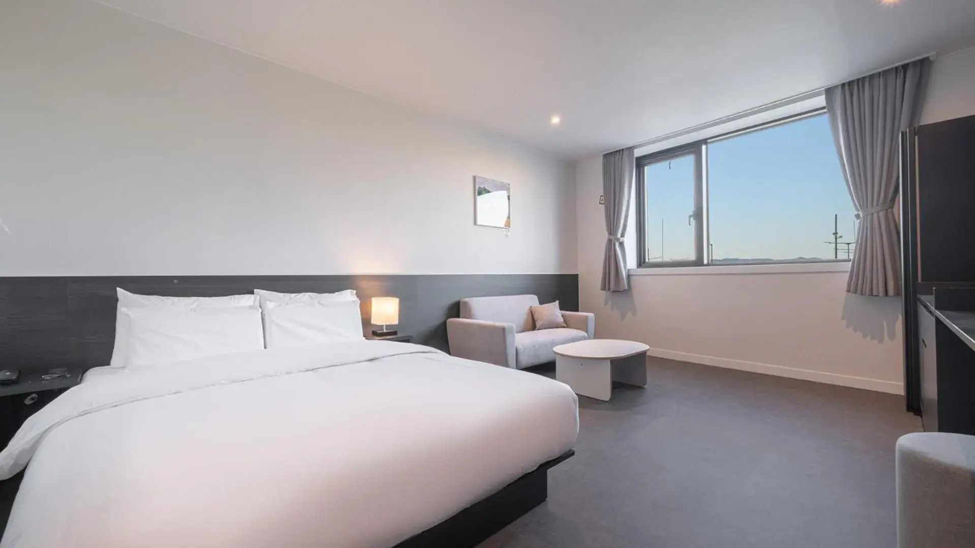 Photo of the whole room, Bed in Workers Hotel Daejeon by Aank Photo of the whole room, Bed in Workers Hotel Daejeon by Aank