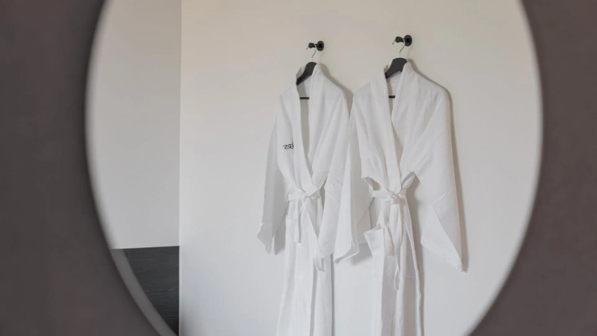 Toilet in Workers Hotel Daejeon by Aank