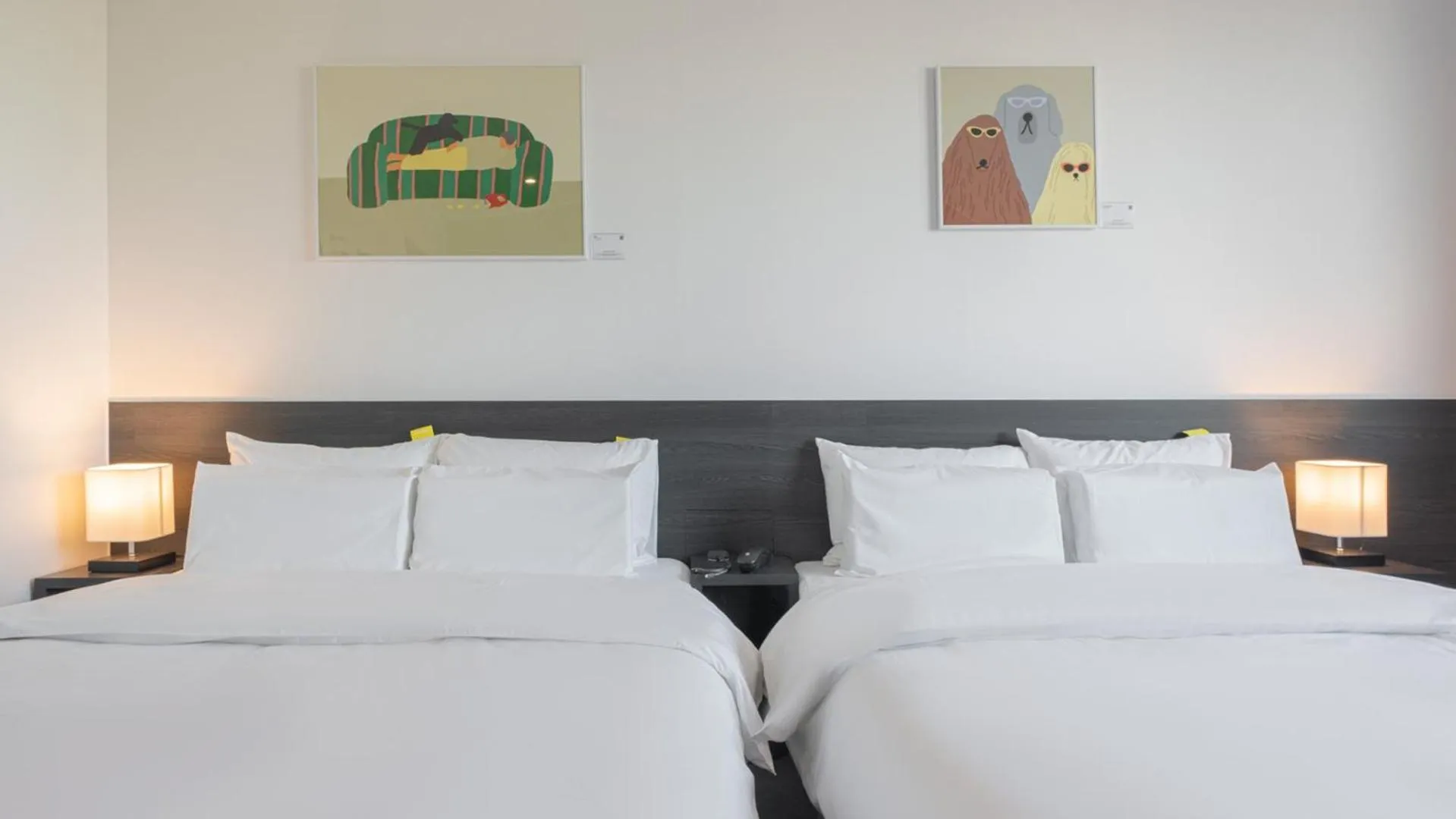 Bed in Workers Hotel Daejeon by Aank