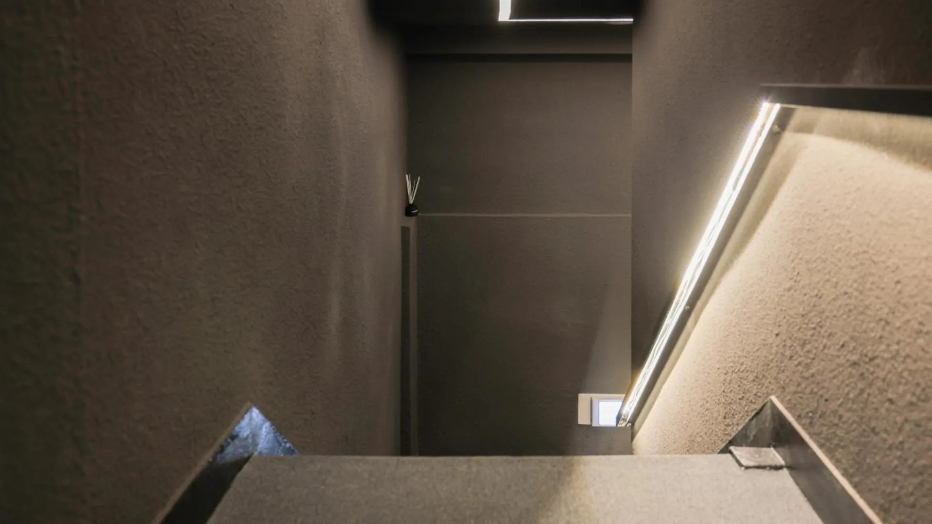 Lobby or reception in Workers Hotel Daejeon by Aank