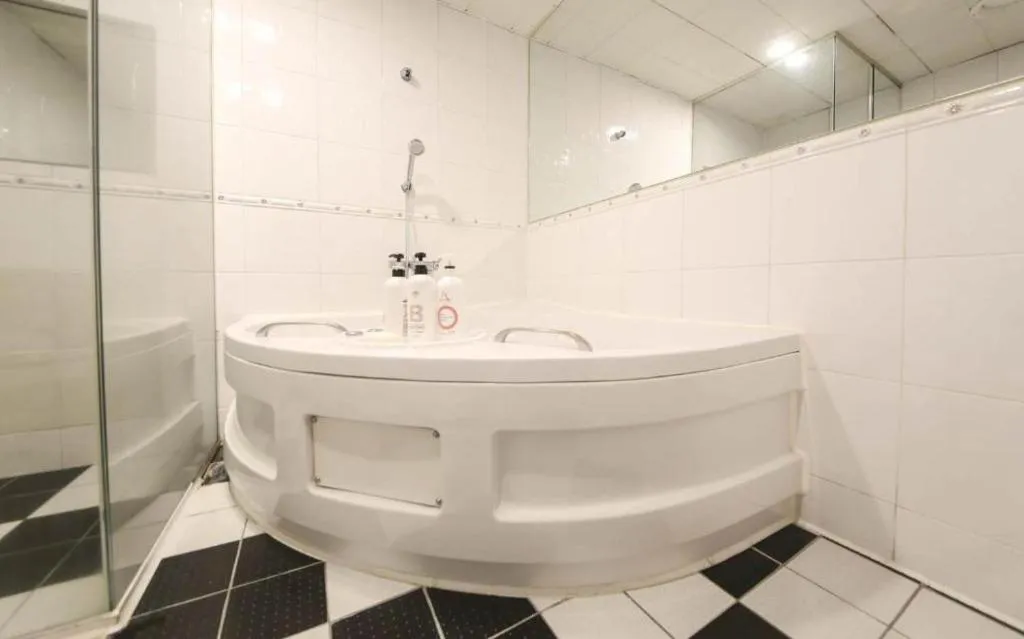 Cheonan Business Hotel