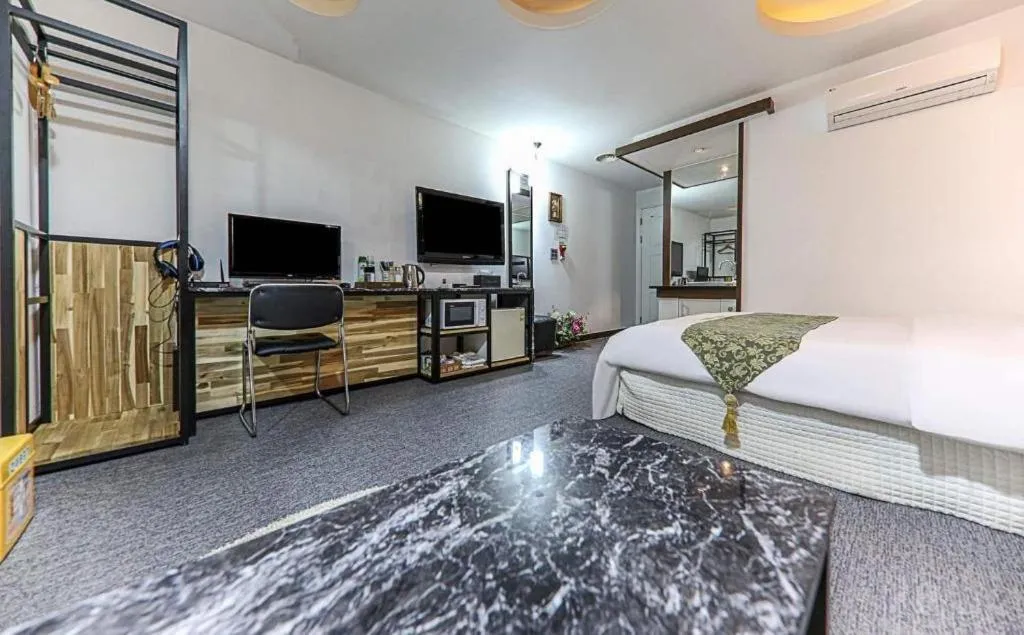 Cheonan Business Hotel