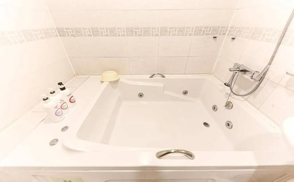 Cheonan Business Hotel