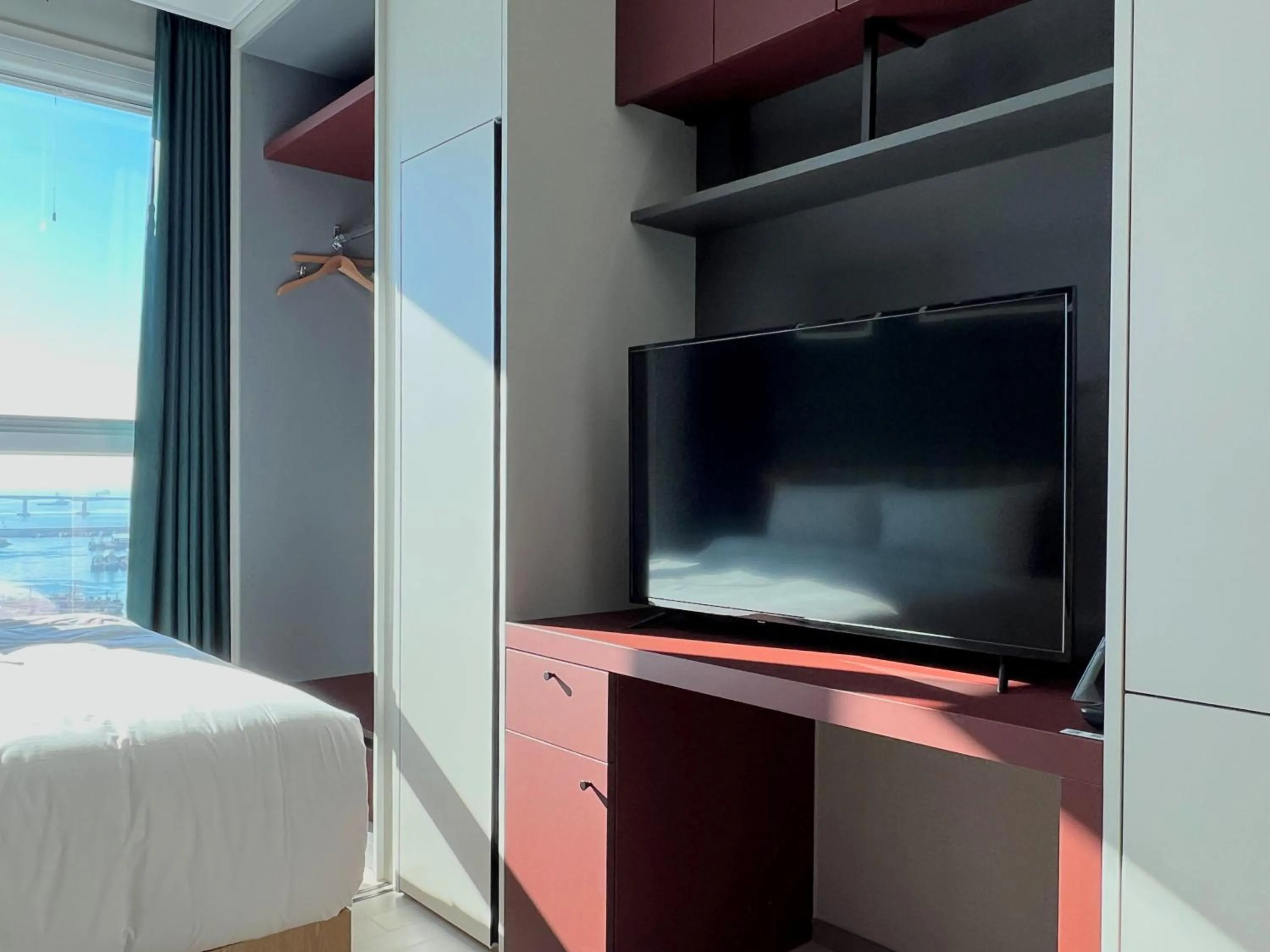 TV and multimedia, Bed in Busan Nampo Cotice The Ground