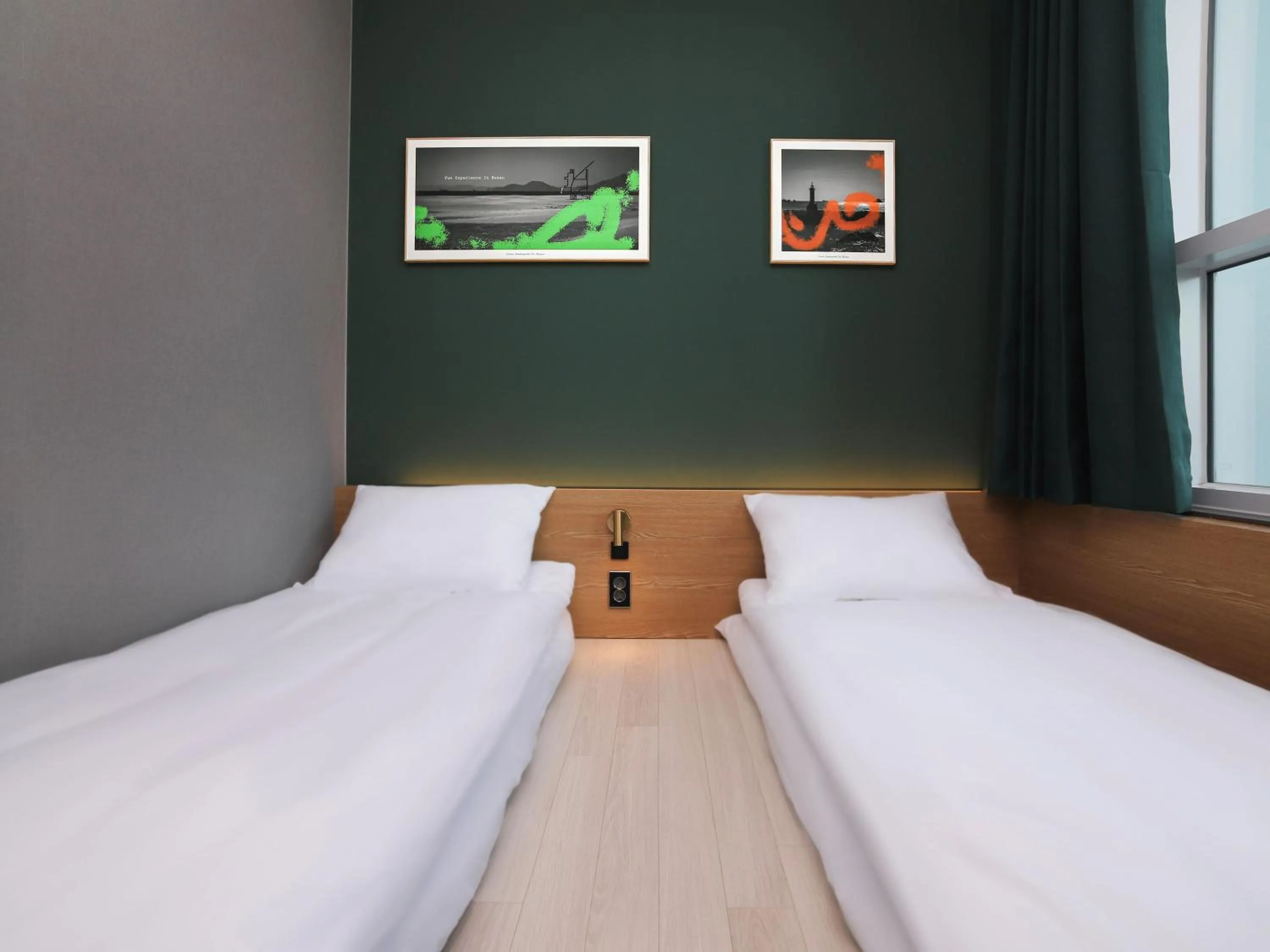 Photo of the whole room, Bed in Busan Nampo Cotice The Ground